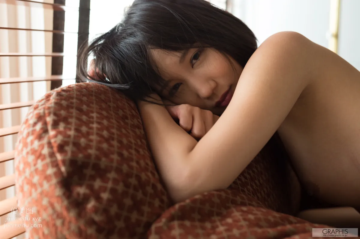 [Graphis] 2015.08.05 Gals Riku Minato 湊莉久 page 60