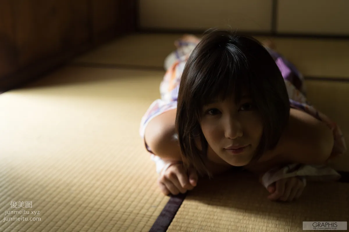 [Graphis] 2015.08.05 Gals Riku Minato 湊莉久 page 109