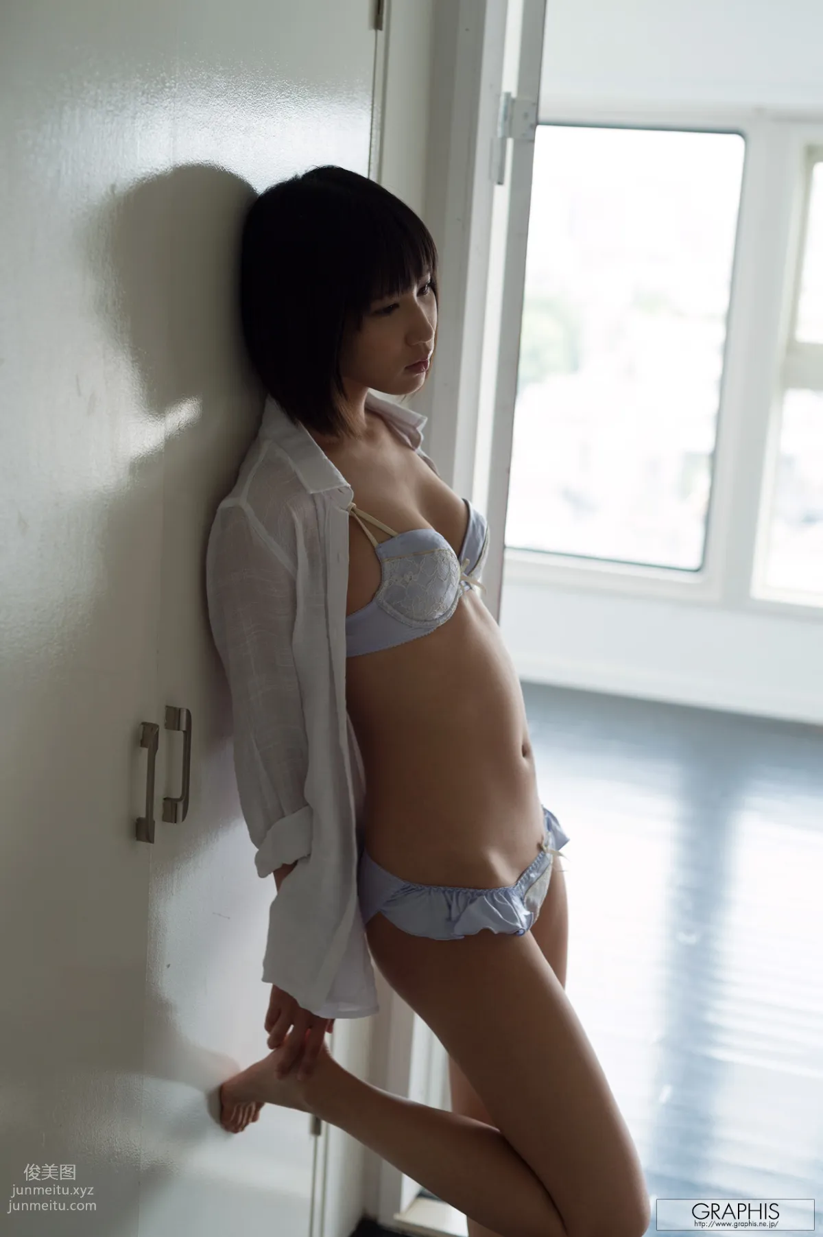 [Graphis] 2015.08.05 Gals Riku Minato 湊莉久 page 5