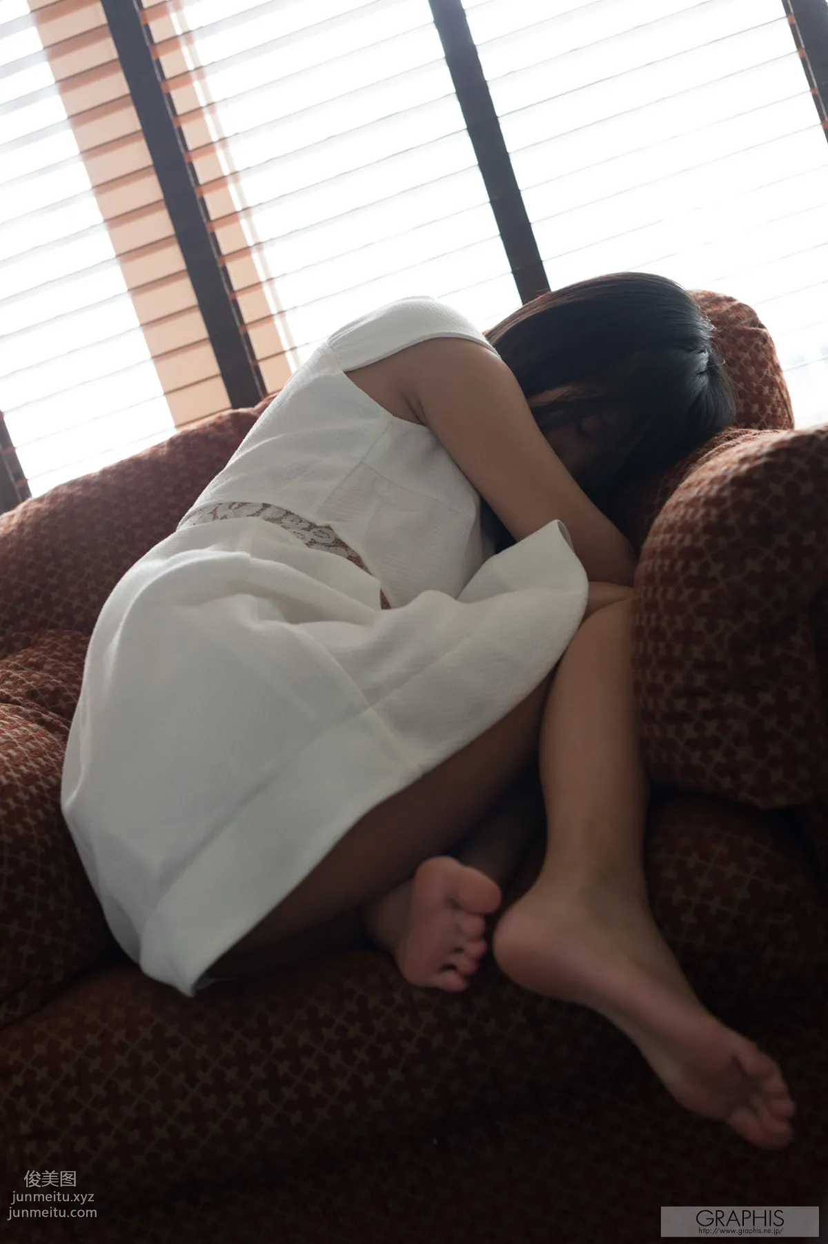 [Graphis] 2015.08.05 Gals Riku Minato 湊莉久 page 42