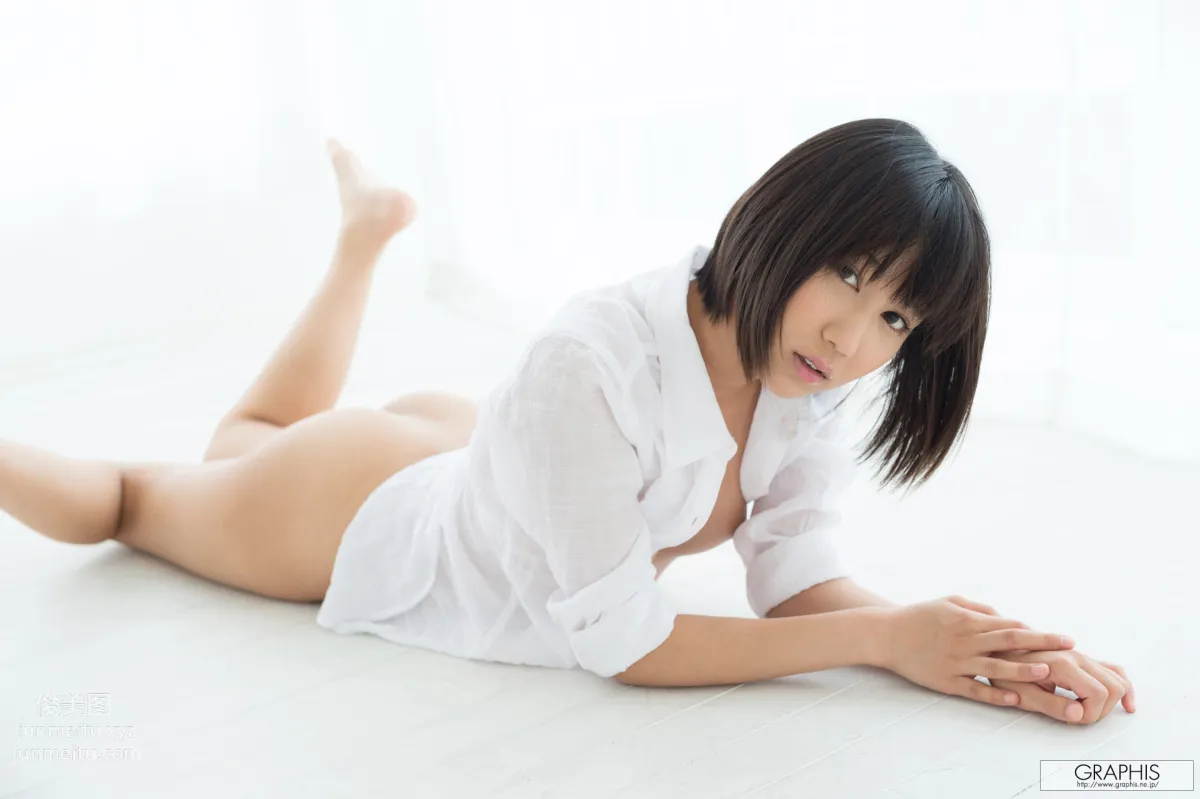 [Graphis] 2015.08.05 Gals Riku Minato 湊莉久 page 25