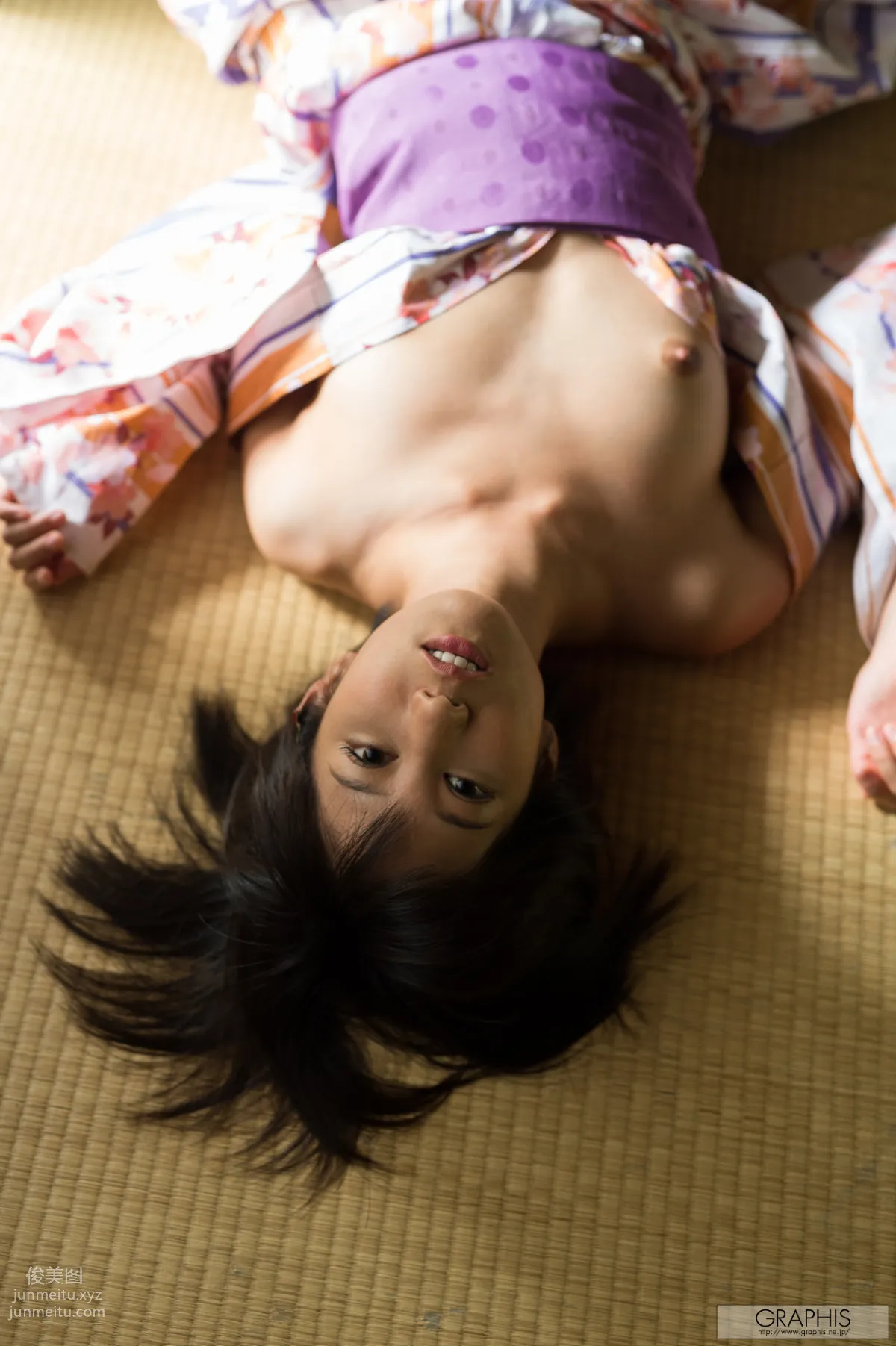 [Graphis] 2015.08.05 Gals Riku Minato 湊莉久 page 111