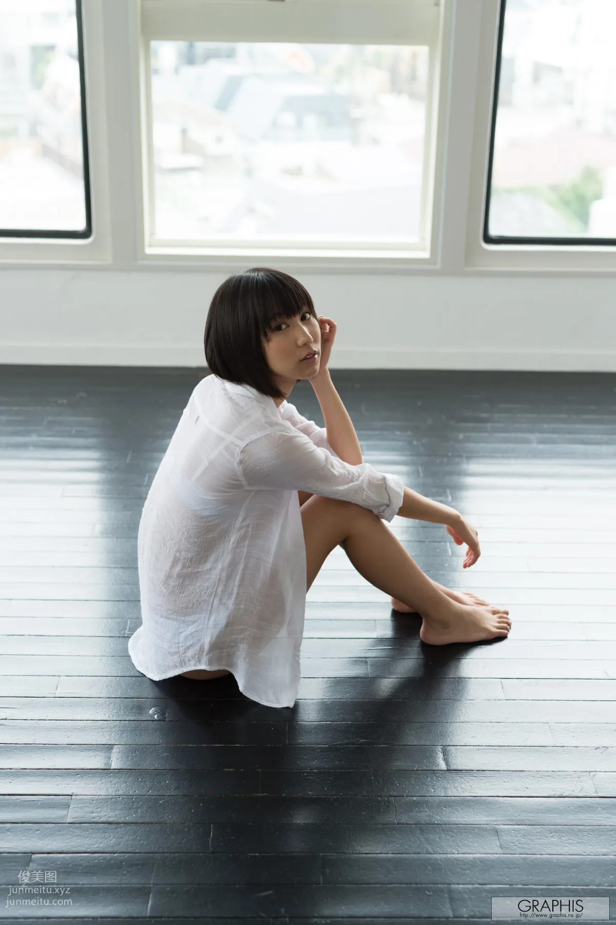[Graphis] 2015.08.05 Gals Riku Minato 湊莉久 page 3