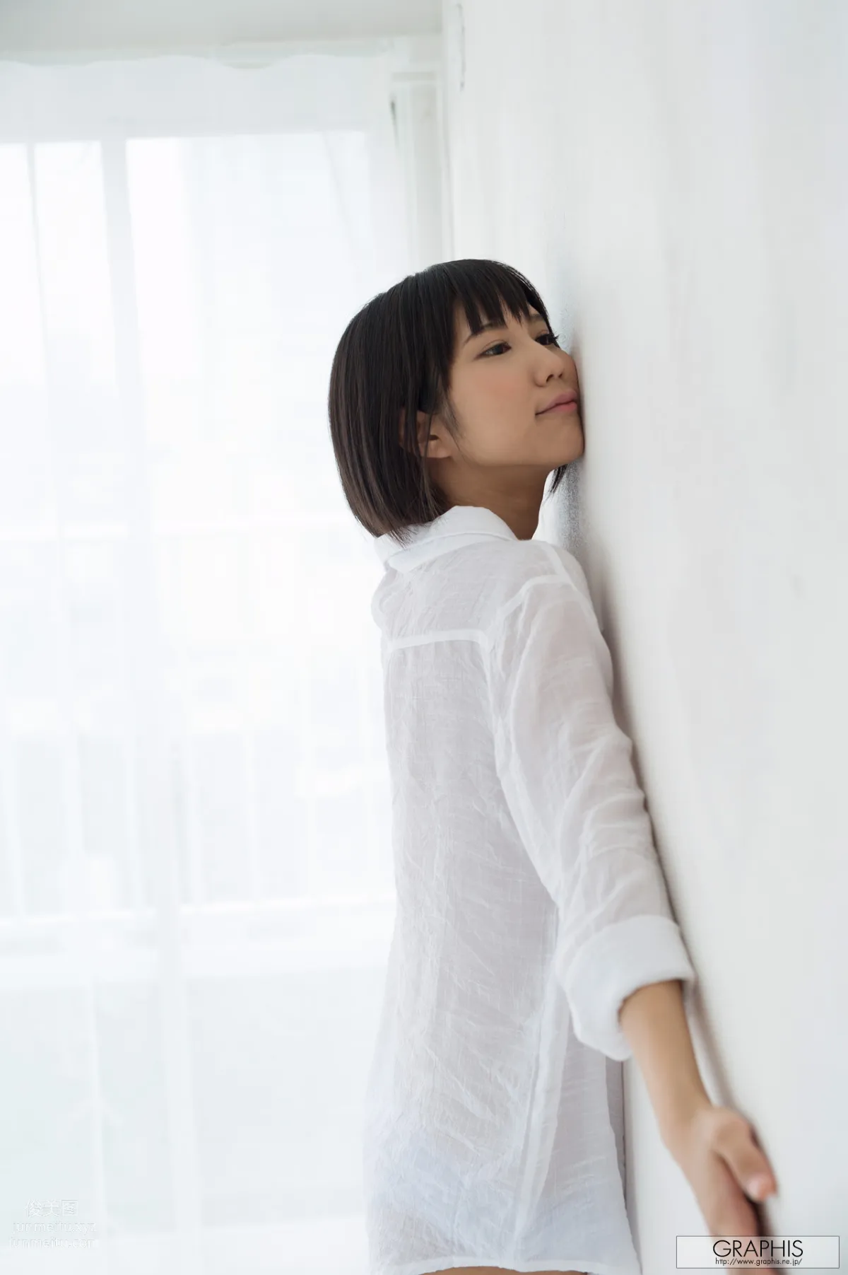 [Graphis] 2015.08.05 Gals Riku Minato 湊莉久 page 10