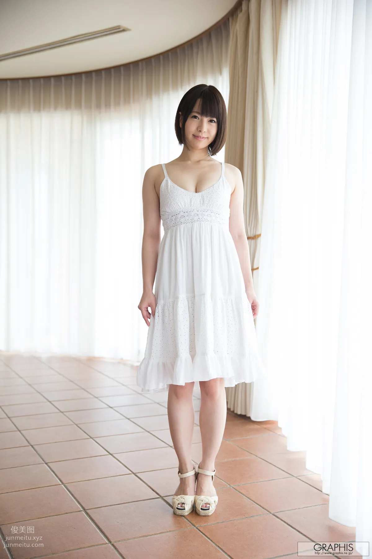 [Graphis] 2015.09.18 初脫ぎ娘 永倉 せな page 32