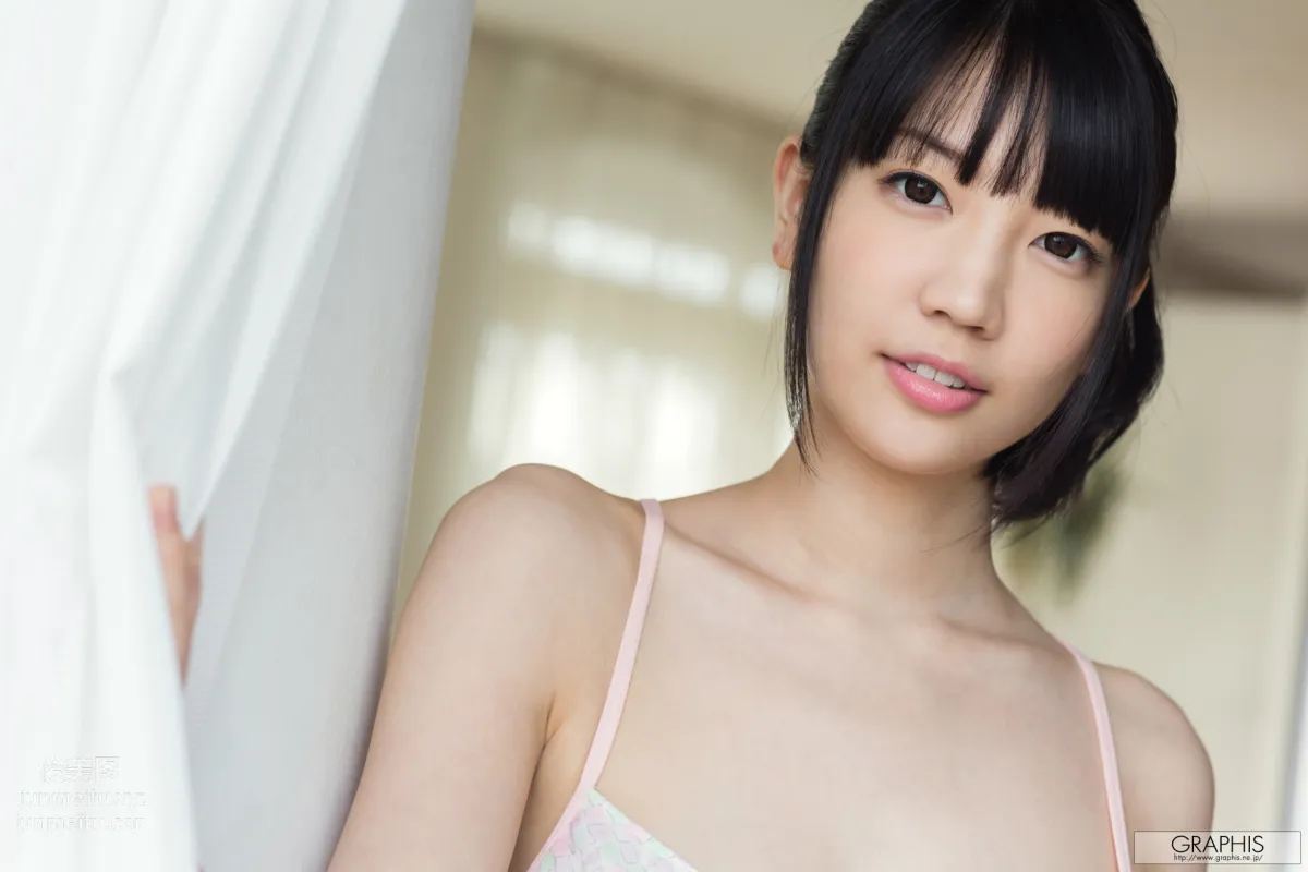 [Graphis] 2015.09.30 Gals 鈴木心春 page 26