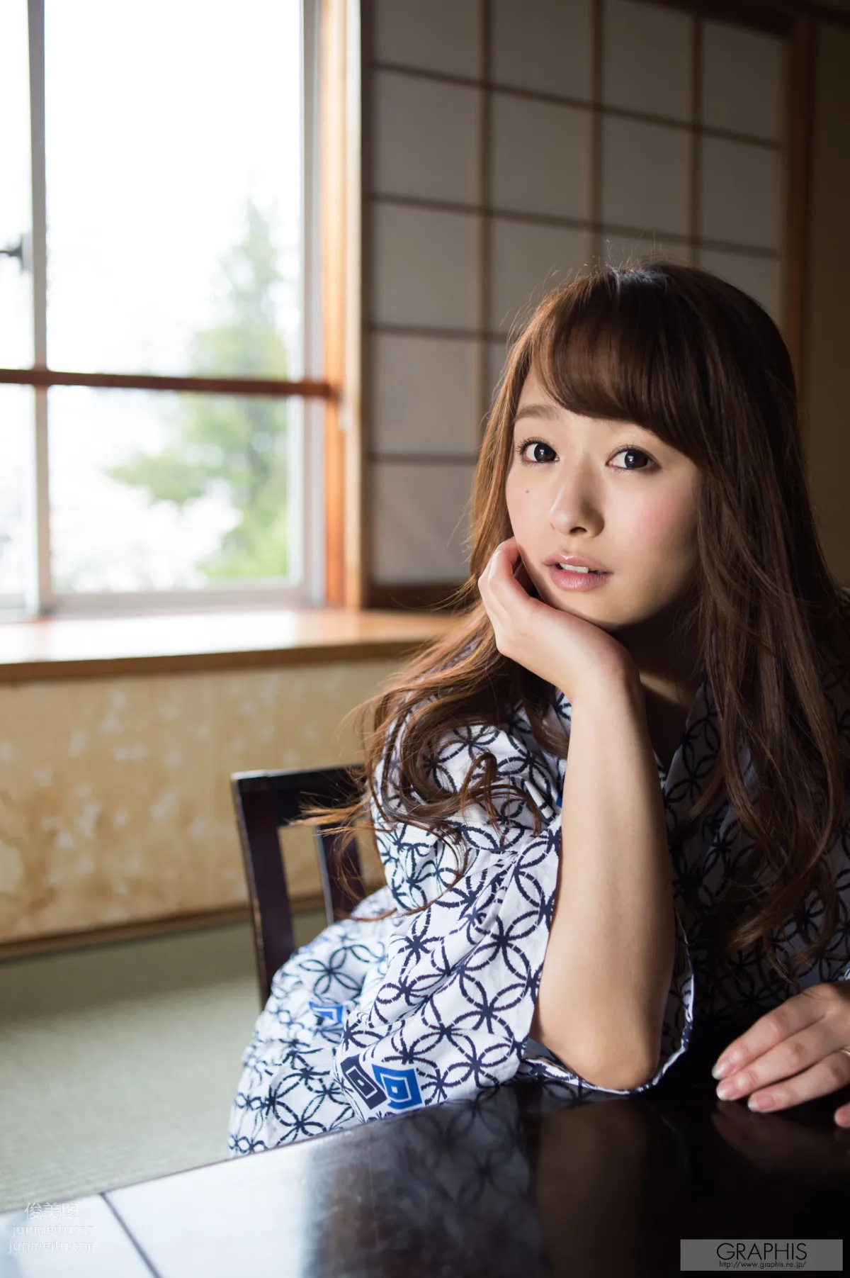 [Graphis] 2016-01 每日一枚 Marina Shiraishi 白石茉莉奈 page 4