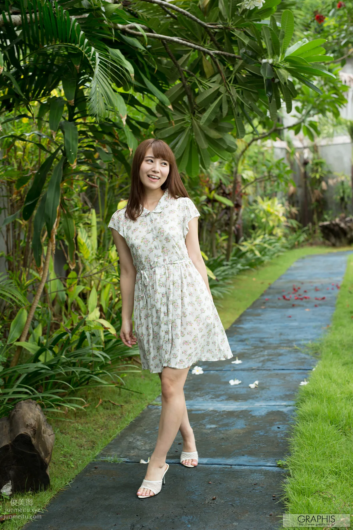 [Graphis] 2016.05.16 Gals Minami Hatsukawa 初川 みなみ 『Ladylike Cute Girl』 page 6