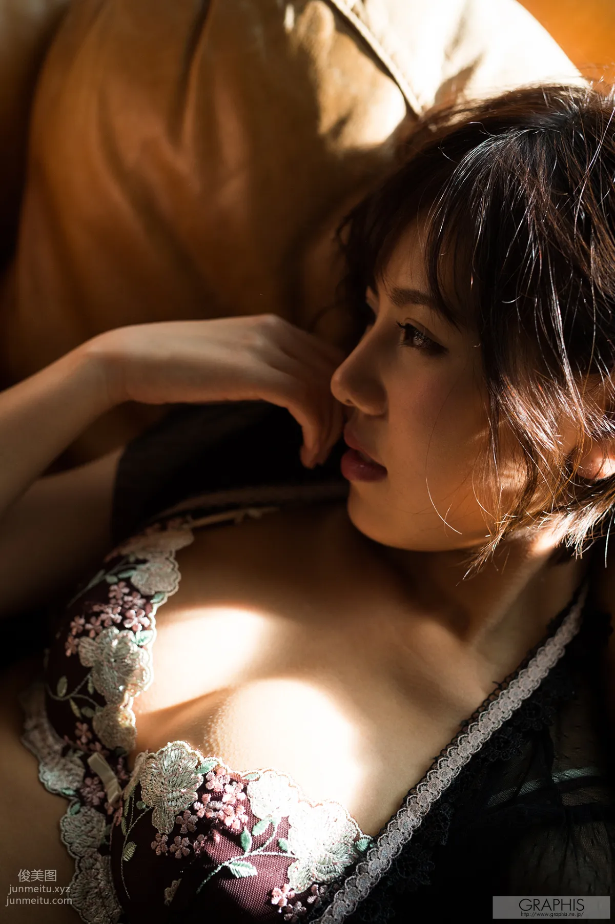 [Graphis] 2016.07.04 初脫ぎ娘 あかね 葵 Aoi Akane page 106