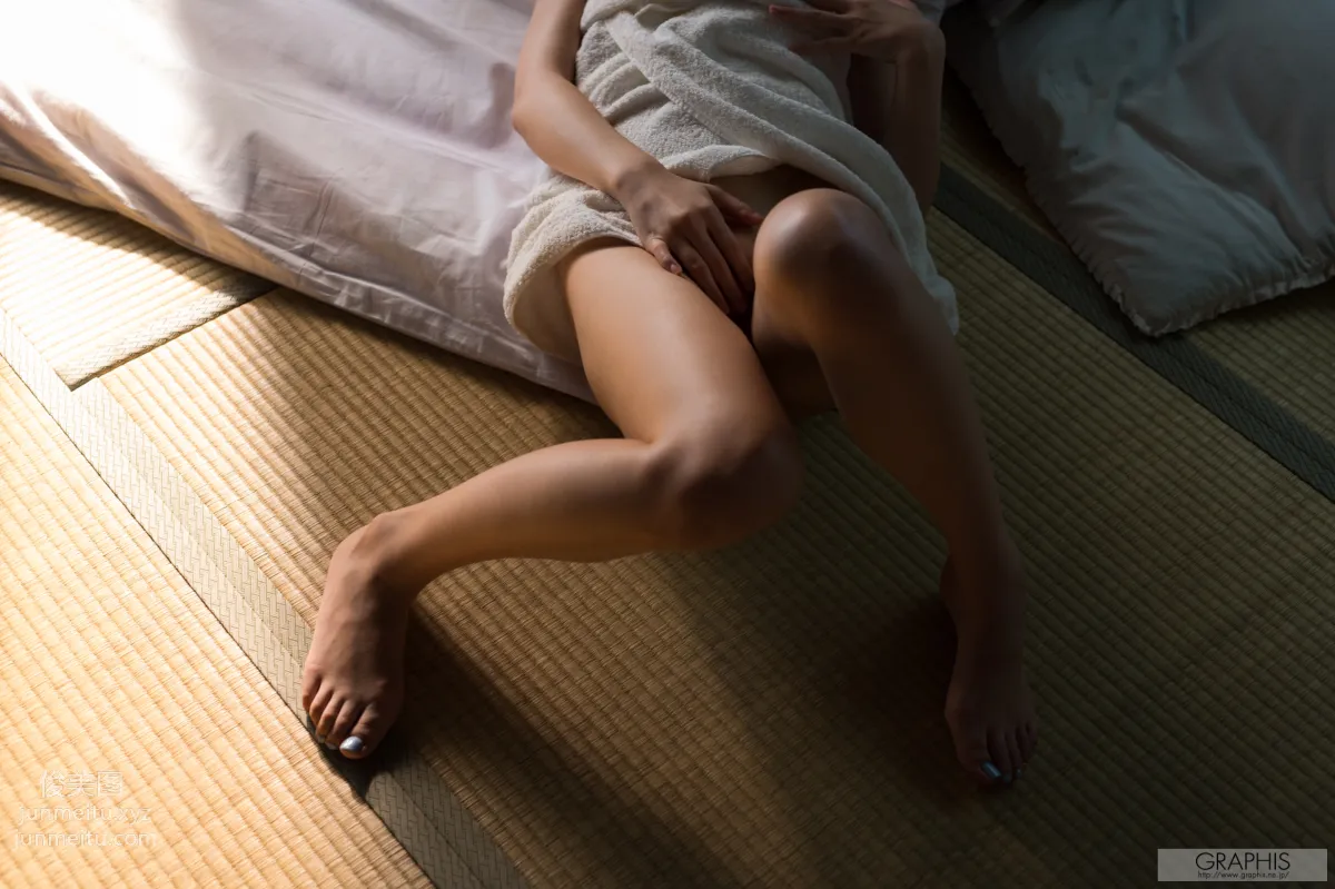 [Graphis] 2016.08.26 Gals No.388 Riria Sakaki 榊 梨々亜 [Be Shy] page 64