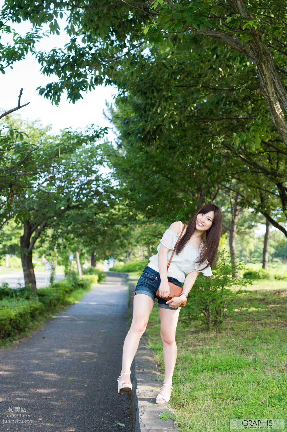 [Graphis] 2016.09.19 LIMITED SPECIAL GALLERY 市川まさみ Masami Ichikawa page 15