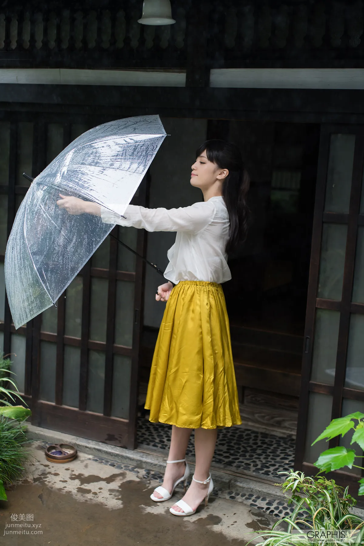 [Graphis] 2016.10.19 Gals Shoko Takahashi 高橋 しょう子 『Noble Bomb』 page 11