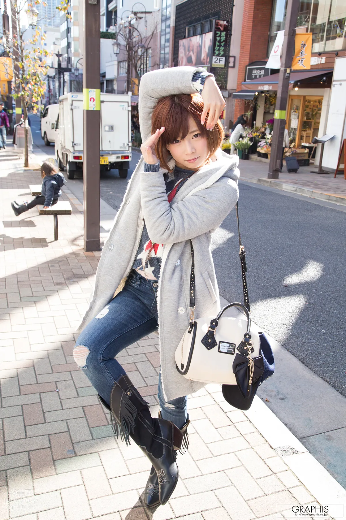[Graphis] Mana Sakura 紗倉まな 『 SPRING SPECIAL 2016 』 page 10