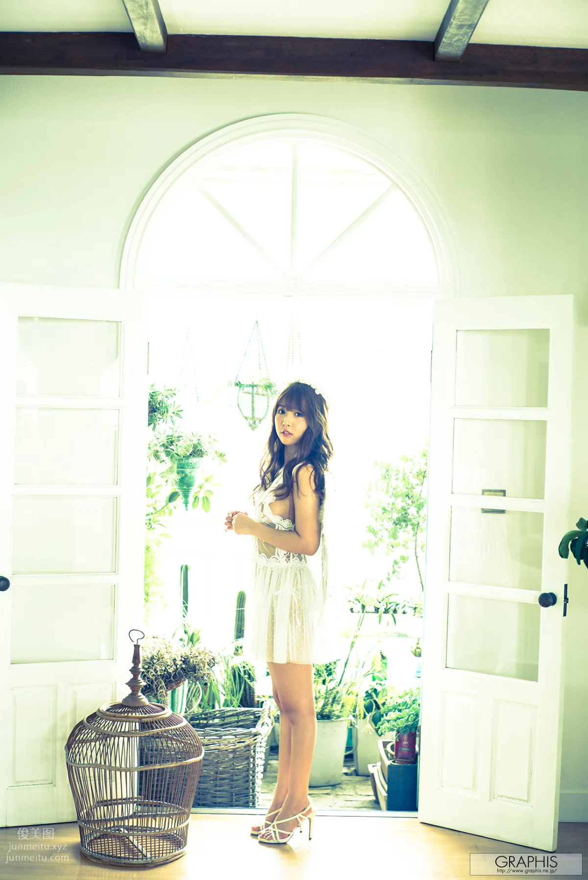 [Graphis] 2017.01.09 Yua Mikami 三上 悠亜 『 Divine Sprout 』 page 116