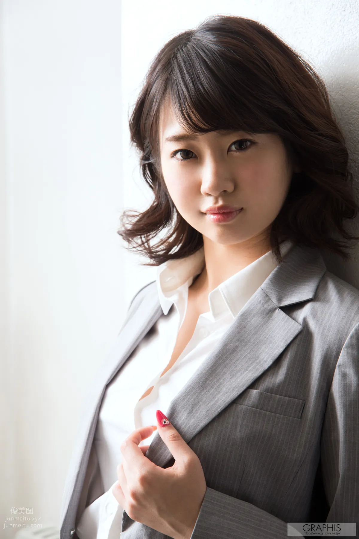 [Graphis] 2017.01.30 Suzu Harumiya 春宮 すず Kaleidoscope page 100