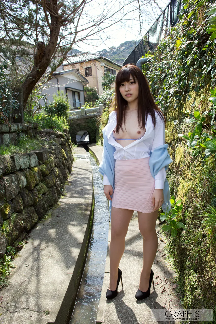 [Graphis] 2017.03 每日一枚 Arina Hashimoto 市川まさみ page 14