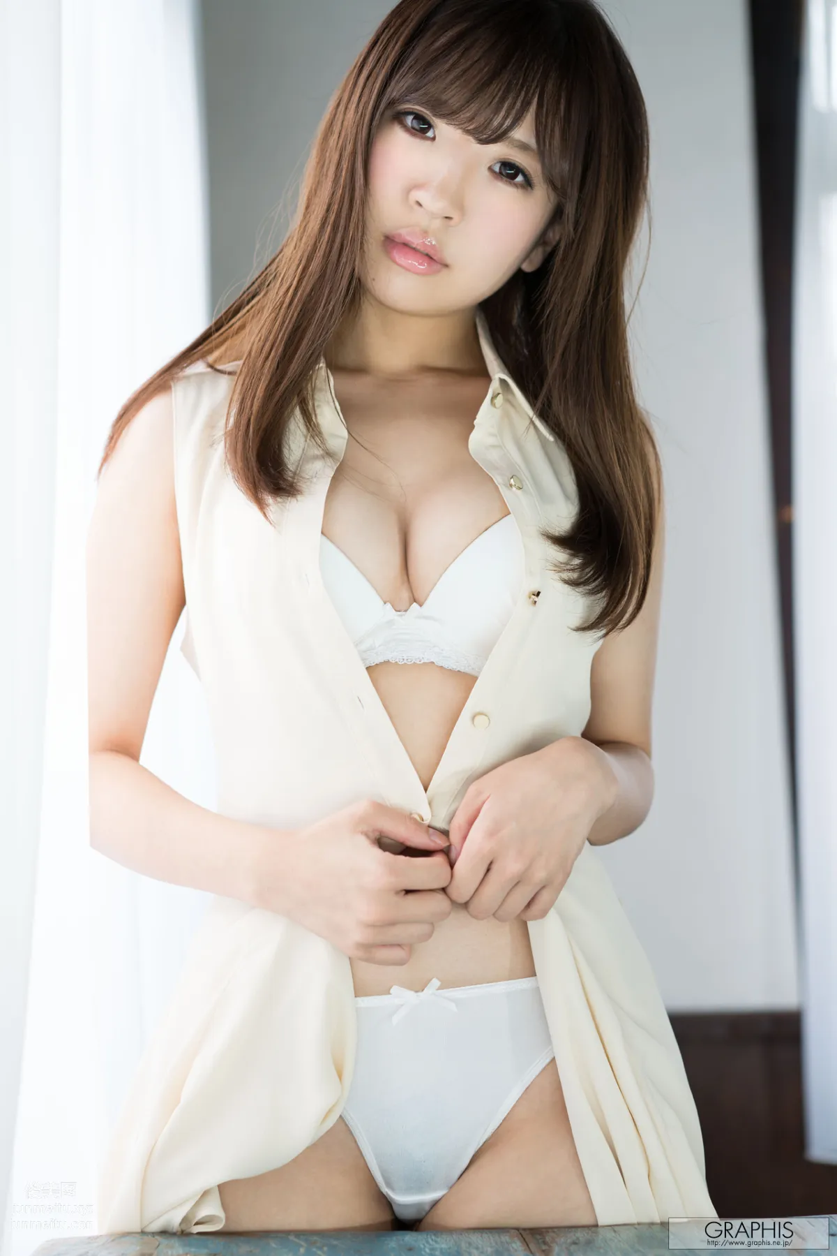 [Graphis] 2017.03.01 Aya Sazanami 佐々波 綾 『 Ceylon wrightia 』 page 29