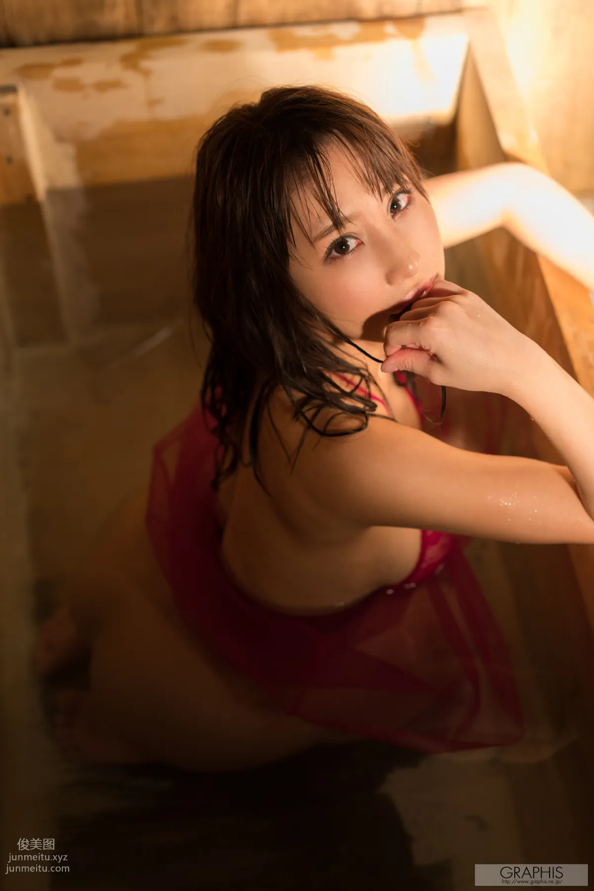[Graphis] 2017.03.08 Syunka Ayami あやみ 旬果 『 Sunbeams leaves 』 page 131
