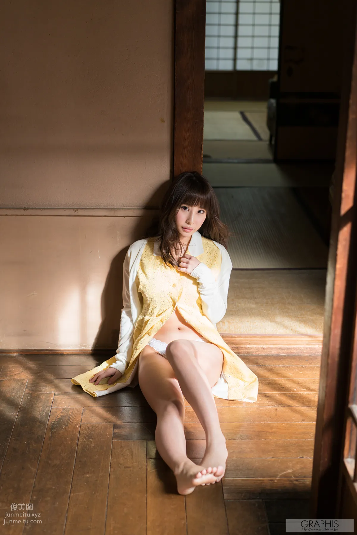 [Graphis] 2017.03.08 Syunka Ayami あやみ 旬果 『 Sunbeams leaves 』 page 4