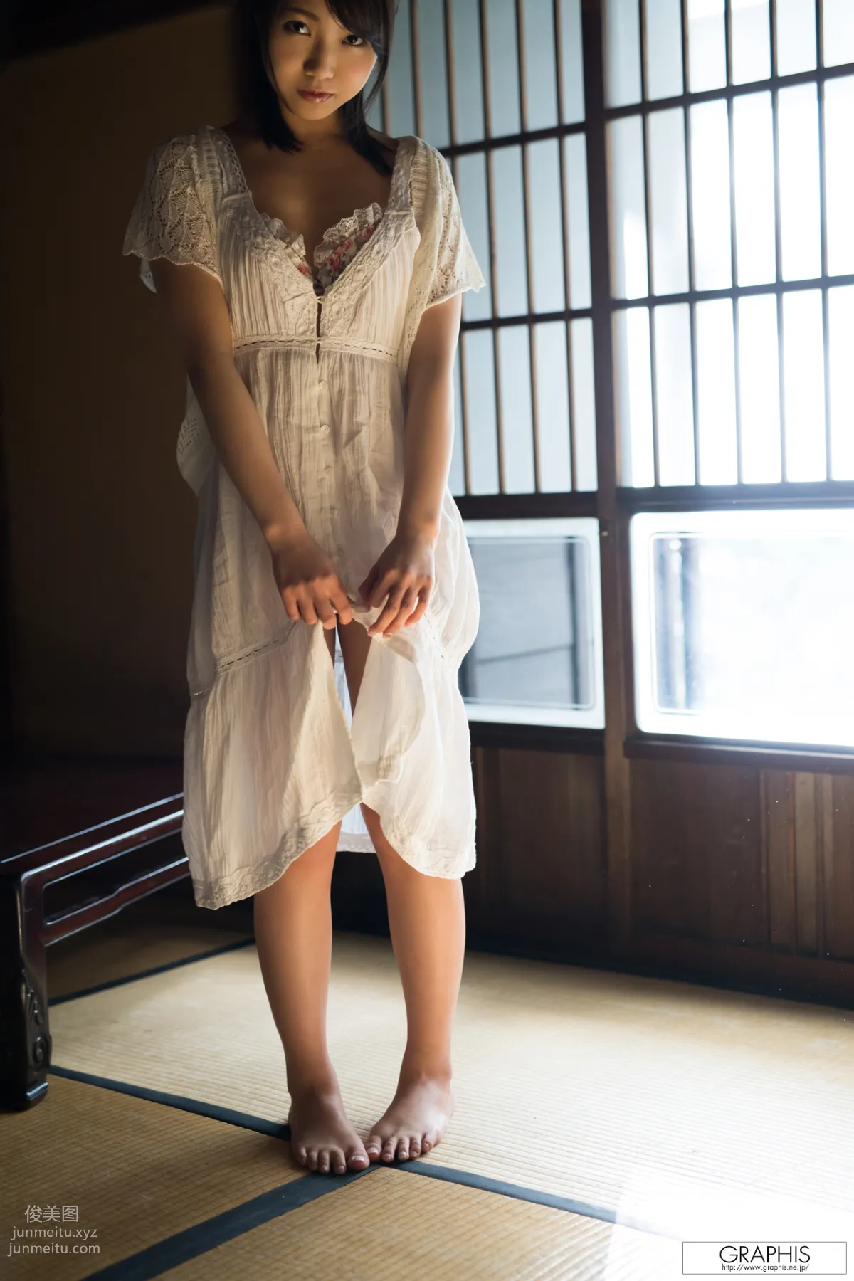 [Graphis] 2017.03.20 Makoto Toda 戸田 真琴 『Pure purification』 page 10