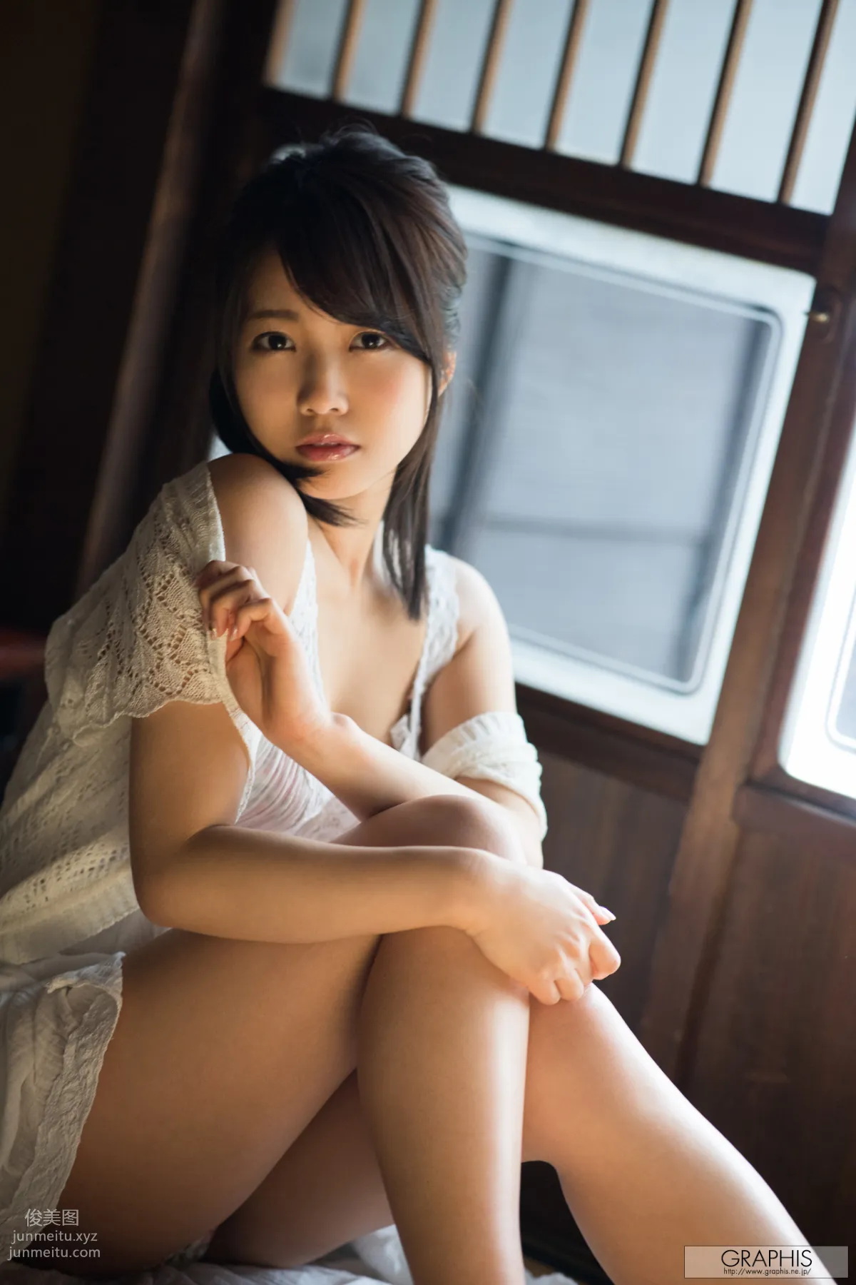 [Graphis] 2017.03.20 Makoto Toda 戸田 真琴 『Pure purification』 page 7