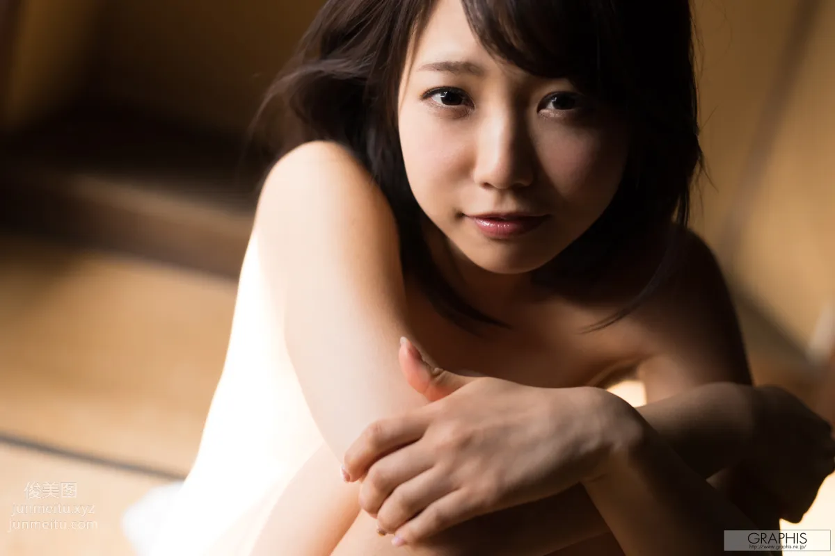 [Graphis] 2017.03.20 Makoto Toda 戸田 真琴 『Pure purification』 page 28