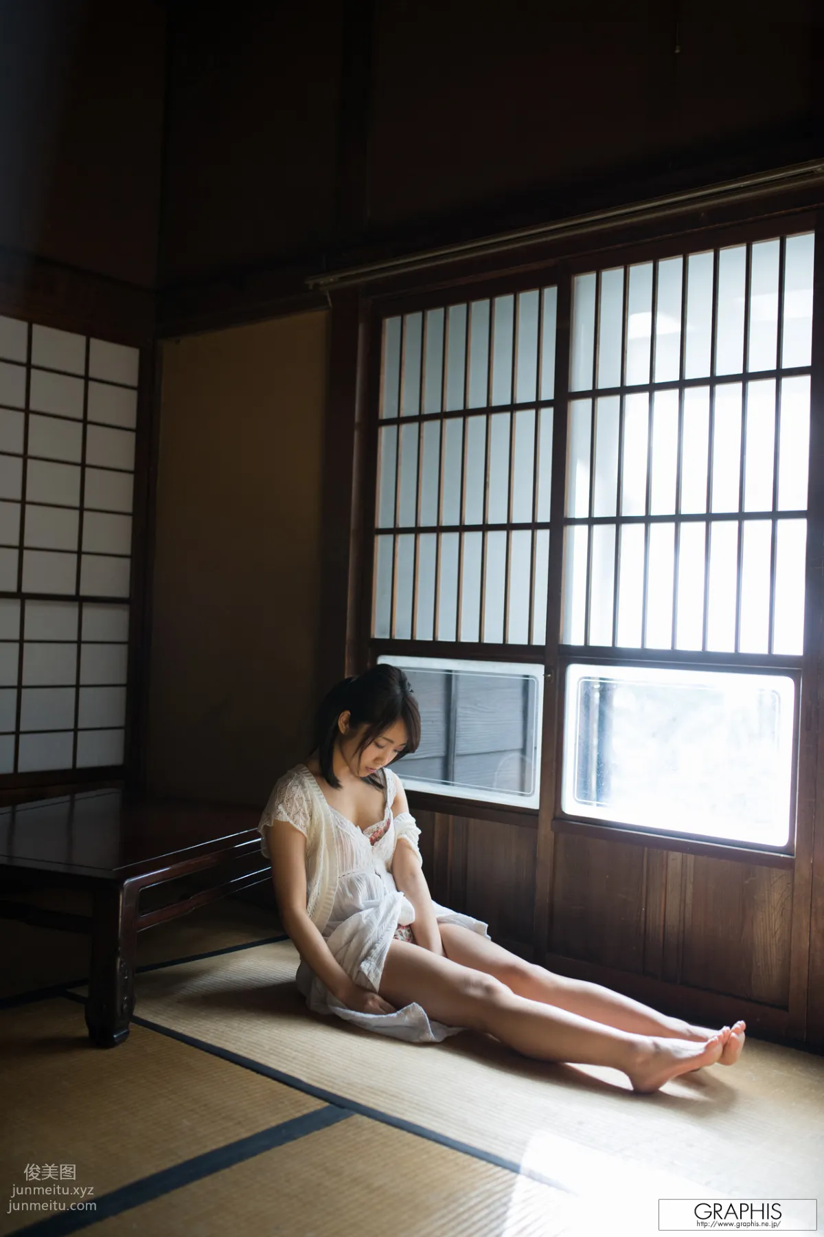 [Graphis] 2017.03.20 Makoto Toda 戸田 真琴 『Pure purification』 page 6