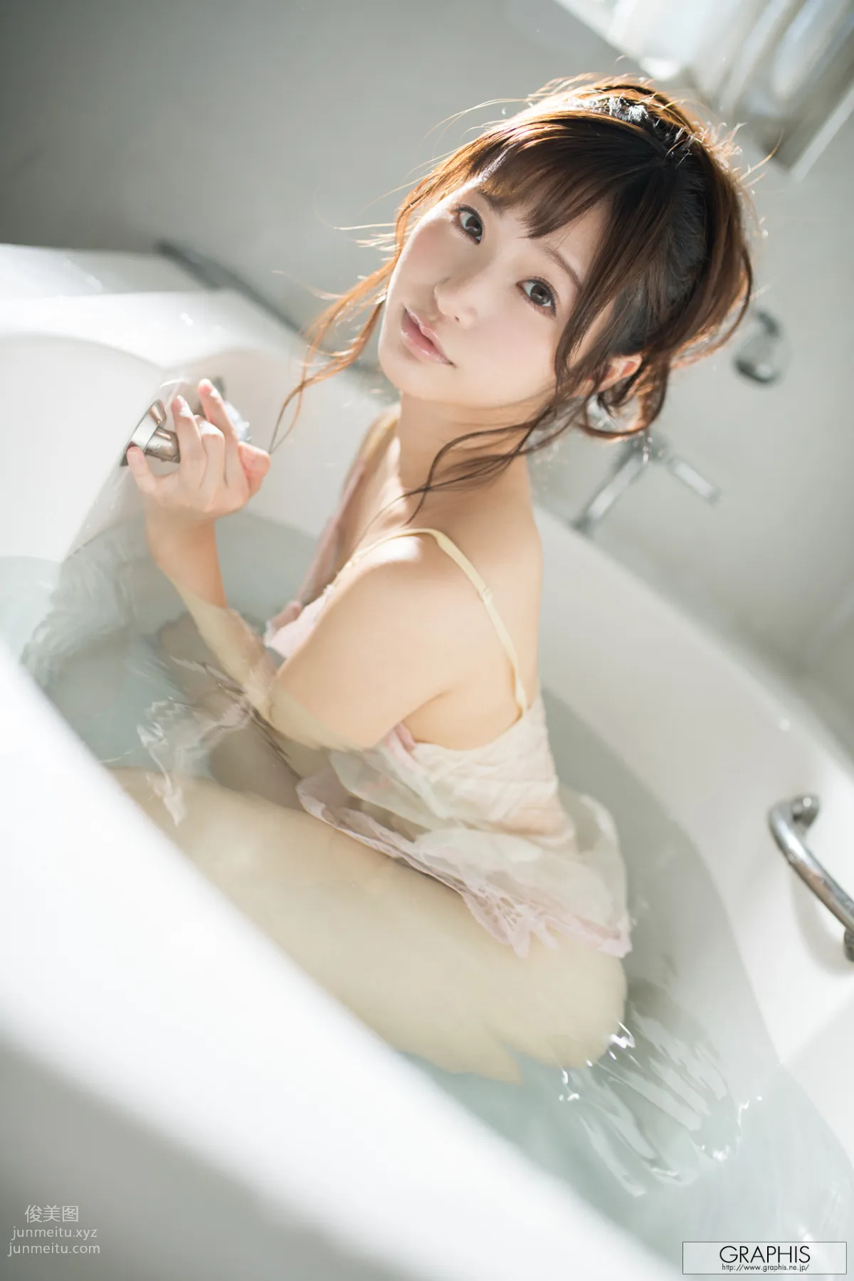 [Graphis] 2017.04.05 Moe Amatsuka 天使 もえ『 Fairy Angel 』 page 98