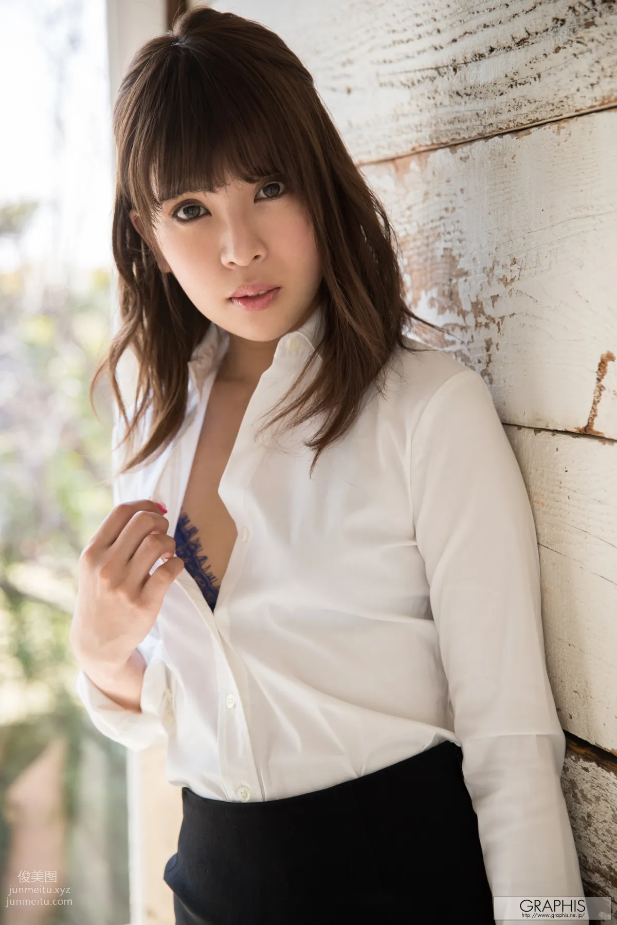 [Graphis] 2017.05.05 ANRI - GW SPECIAL 『 Happy-Go-Lucky 』 page 3
