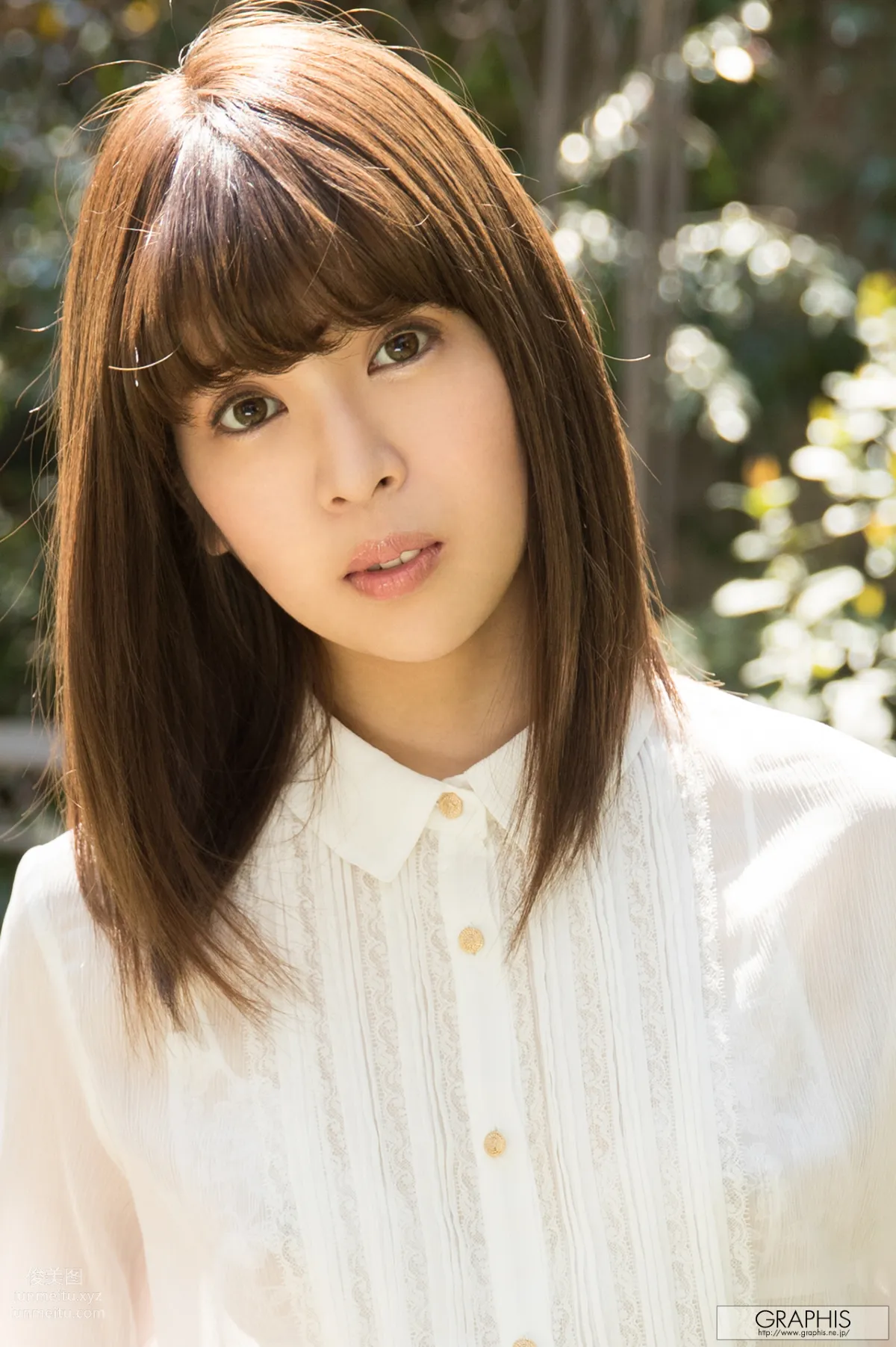 [Graphis] 2017.05.05 ANRI - GW SPECIAL 『 Happy-Go-Lucky 』 page 65
