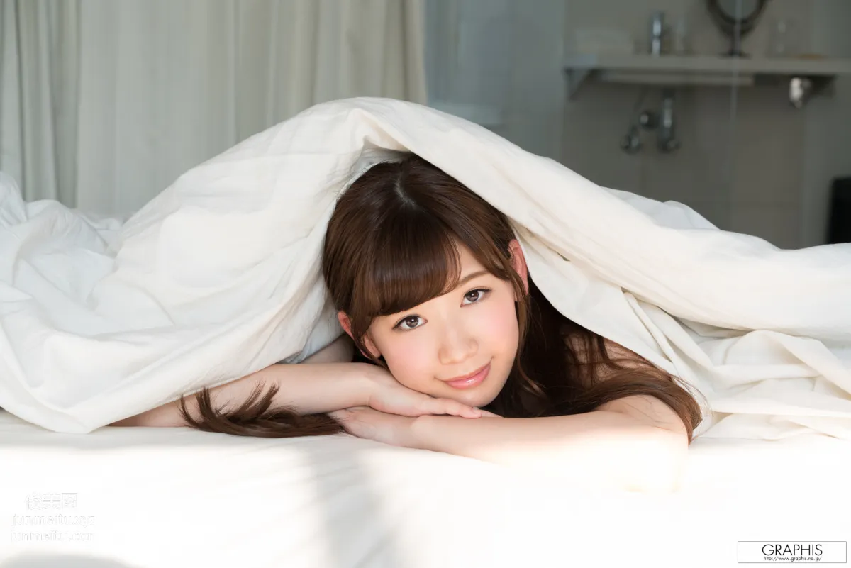 [Graphis] 2017.05.17 Tsumugi Akari 明里つむぎ『 first gravure 』 page 79