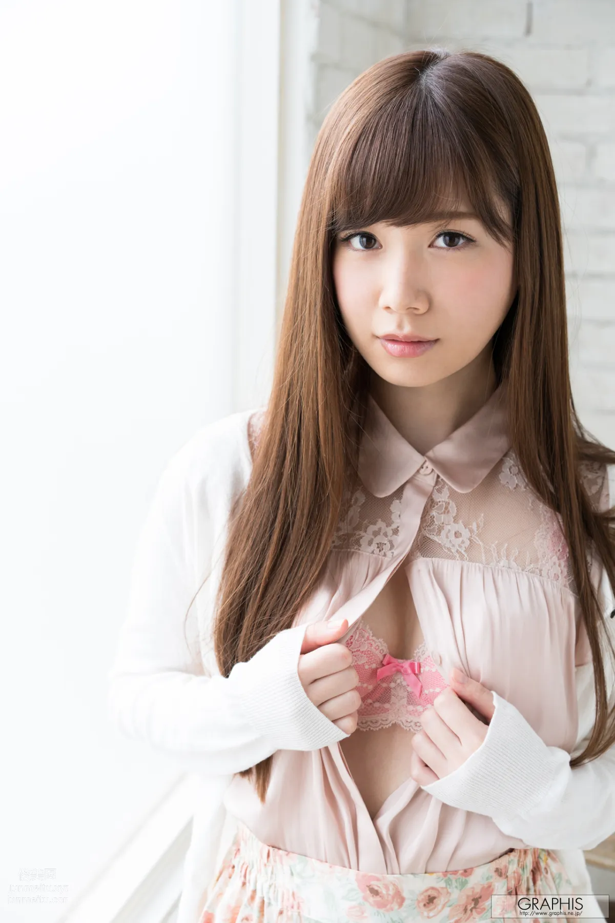 [Graphis] 2017.05.17 Tsumugi Akari 明里つむぎ『 first gravure 』 page 8