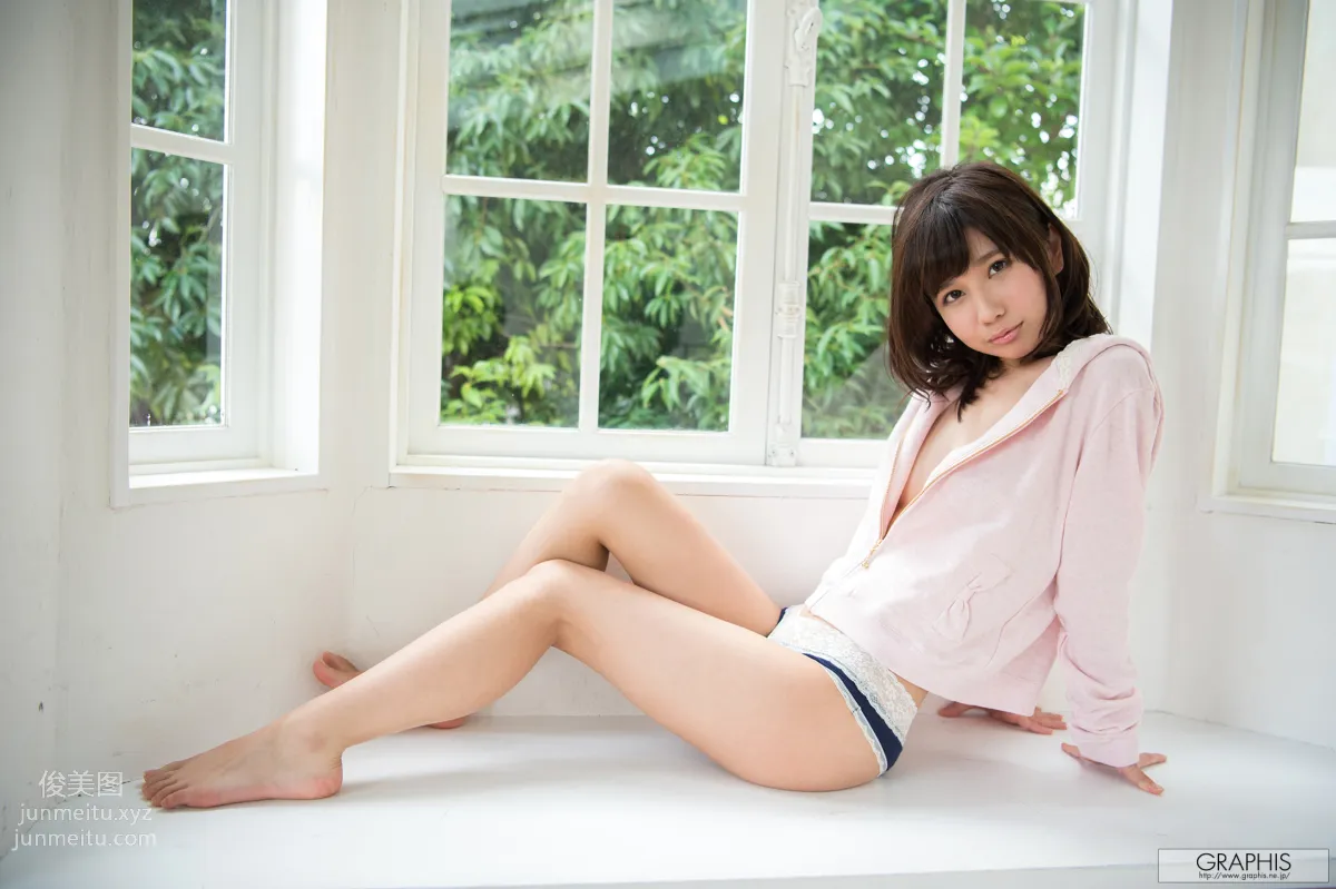[Graphis] 2017.08.30 初脫ぎ娘 Mii Kurii 栗衣 みい page 82