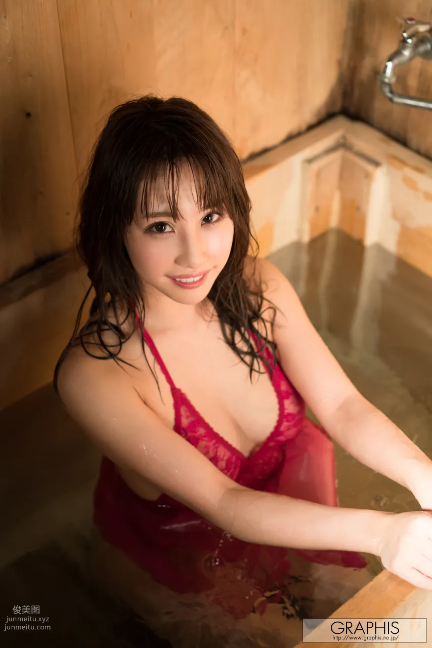 [Graphis] 2017.10 每日一枚 Syunka Ayami あやみ旬果 page 32