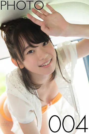 [Graphis] 2017.11.25 First Gravure 初脫ぎ娘 Yura Kano 架乃ゆら page 7