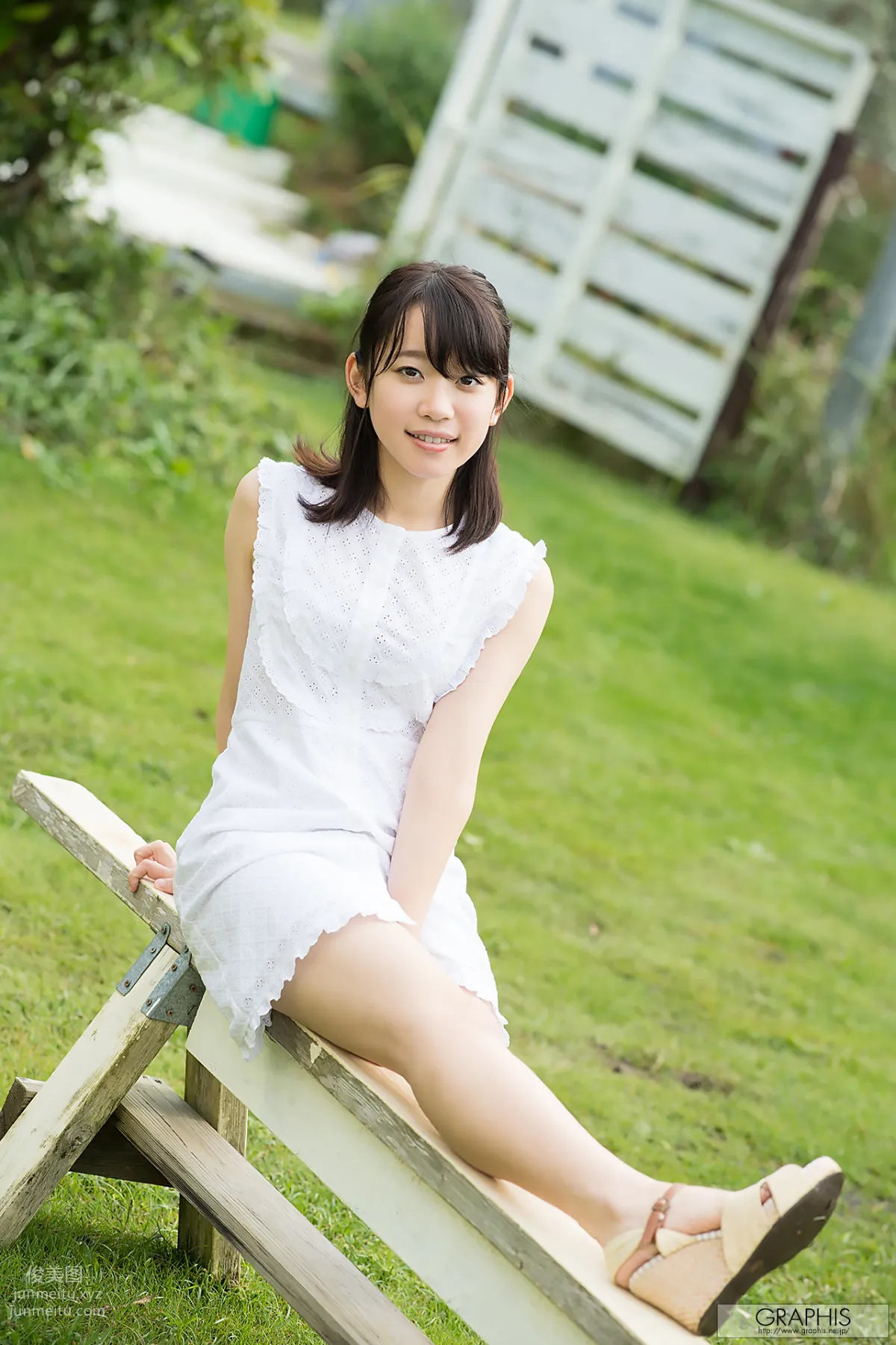 [Graphis] 2017.11.25 First Gravure 初脫ぎ娘 Yura Kano 架乃ゆら page 10