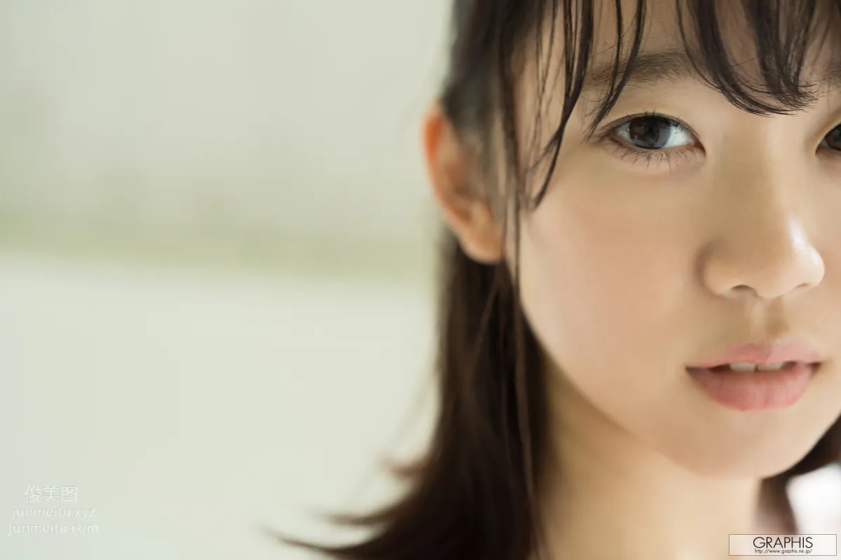 [Graphis] 2017.11.25 First Gravure 初脫ぎ娘 Yura Kano 架乃ゆら page 24