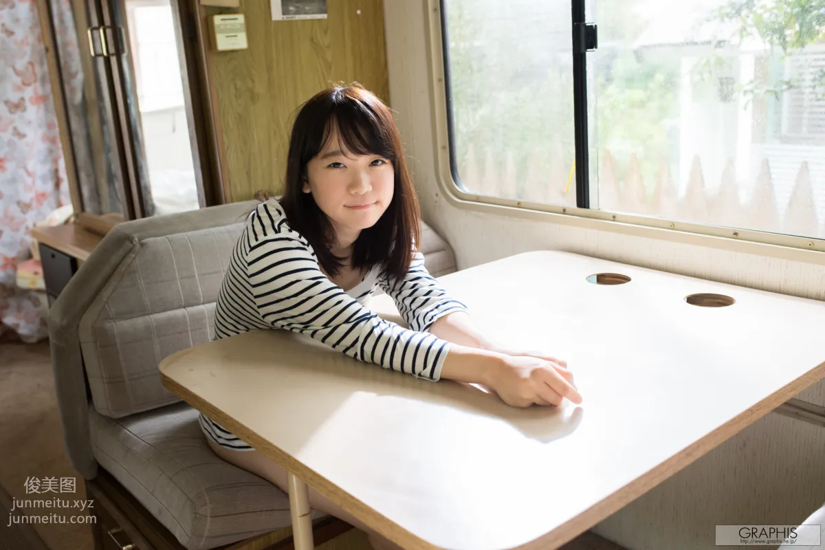 [Graphis] 2017.11.25 First Gravure 初脫ぎ娘 Yura Kano 架乃ゆら page 35