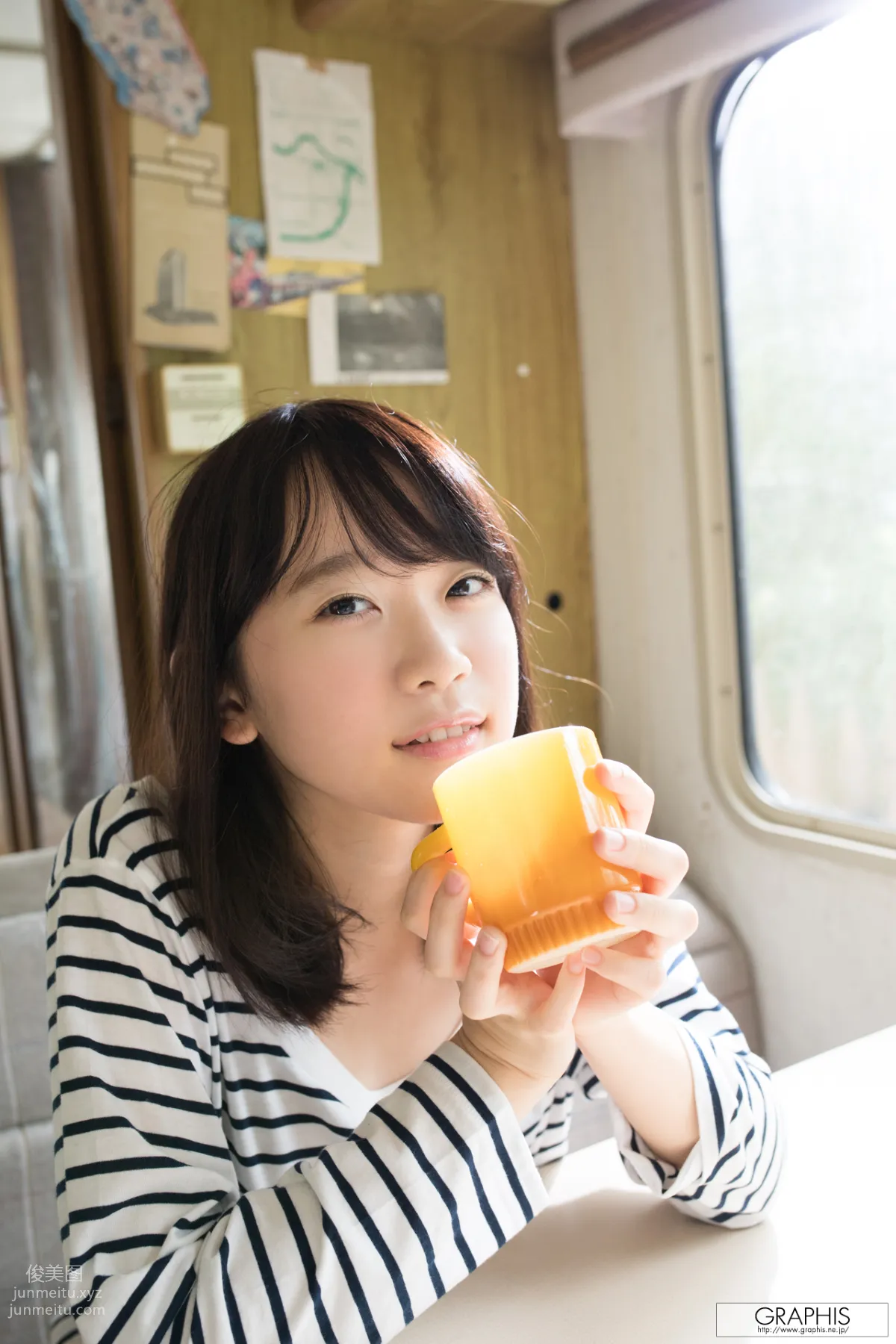 [Graphis] 2017.11.25 First Gravure 初脫ぎ娘 Yura Kano 架乃ゆら page 36