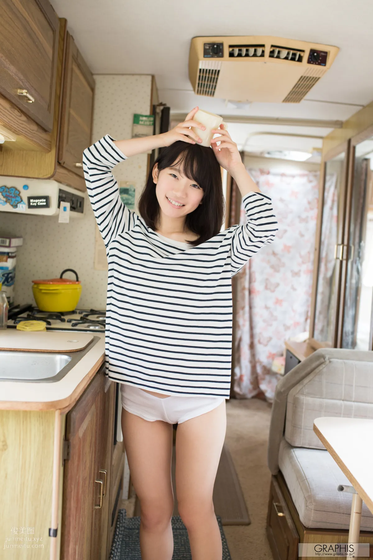 [Graphis] 2017.11.25 First Gravure 初脫ぎ娘 Yura Kano 架乃ゆら page 42