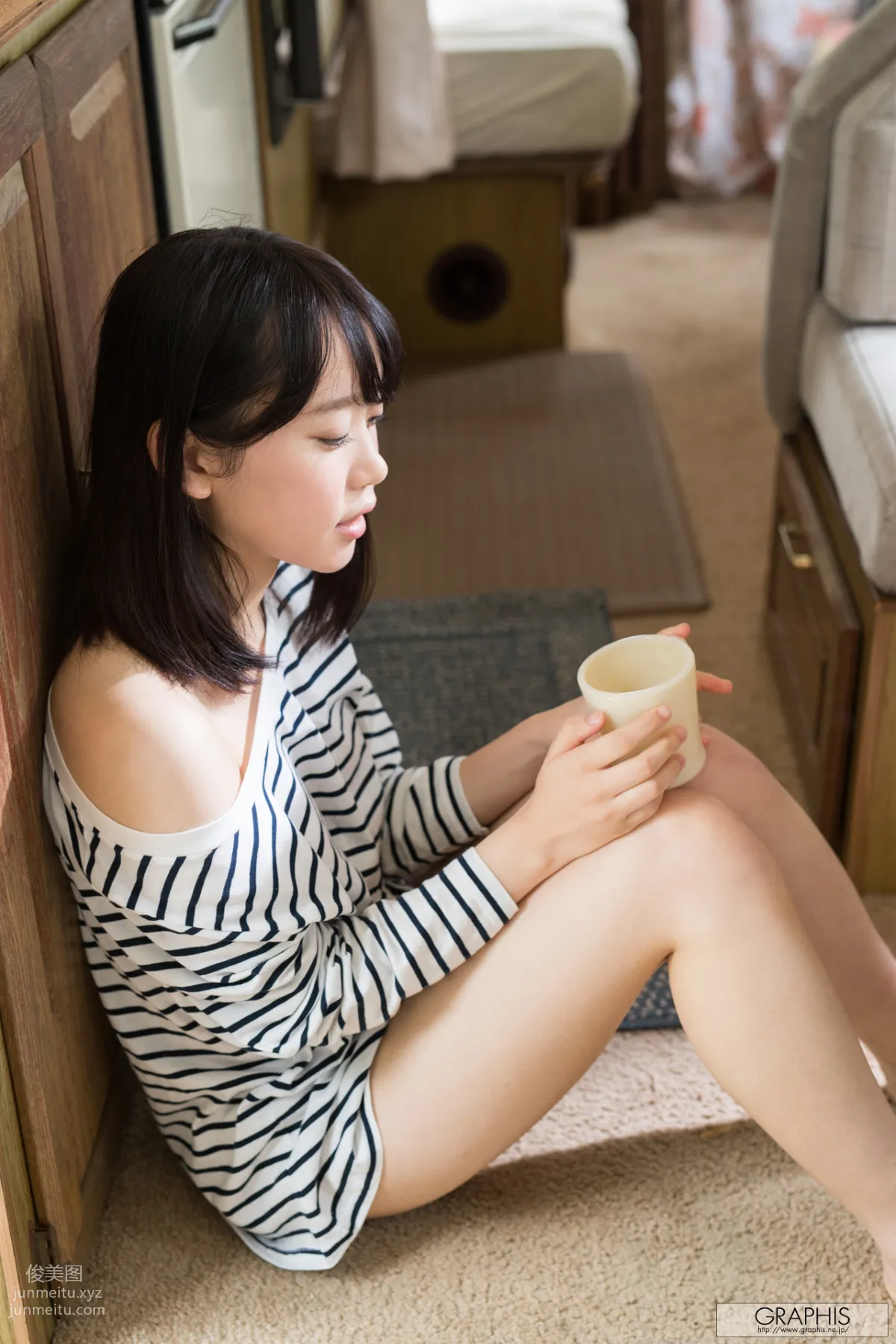 [Graphis] 2017.11.25 First Gravure 初脫ぎ娘 Yura Kano 架乃ゆら page 43