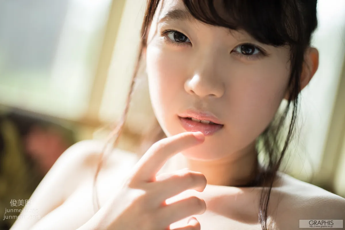 [Graphis] 2017.11.25 First Gravure 初脫ぎ娘 Yura Kano 架乃ゆら page 100
