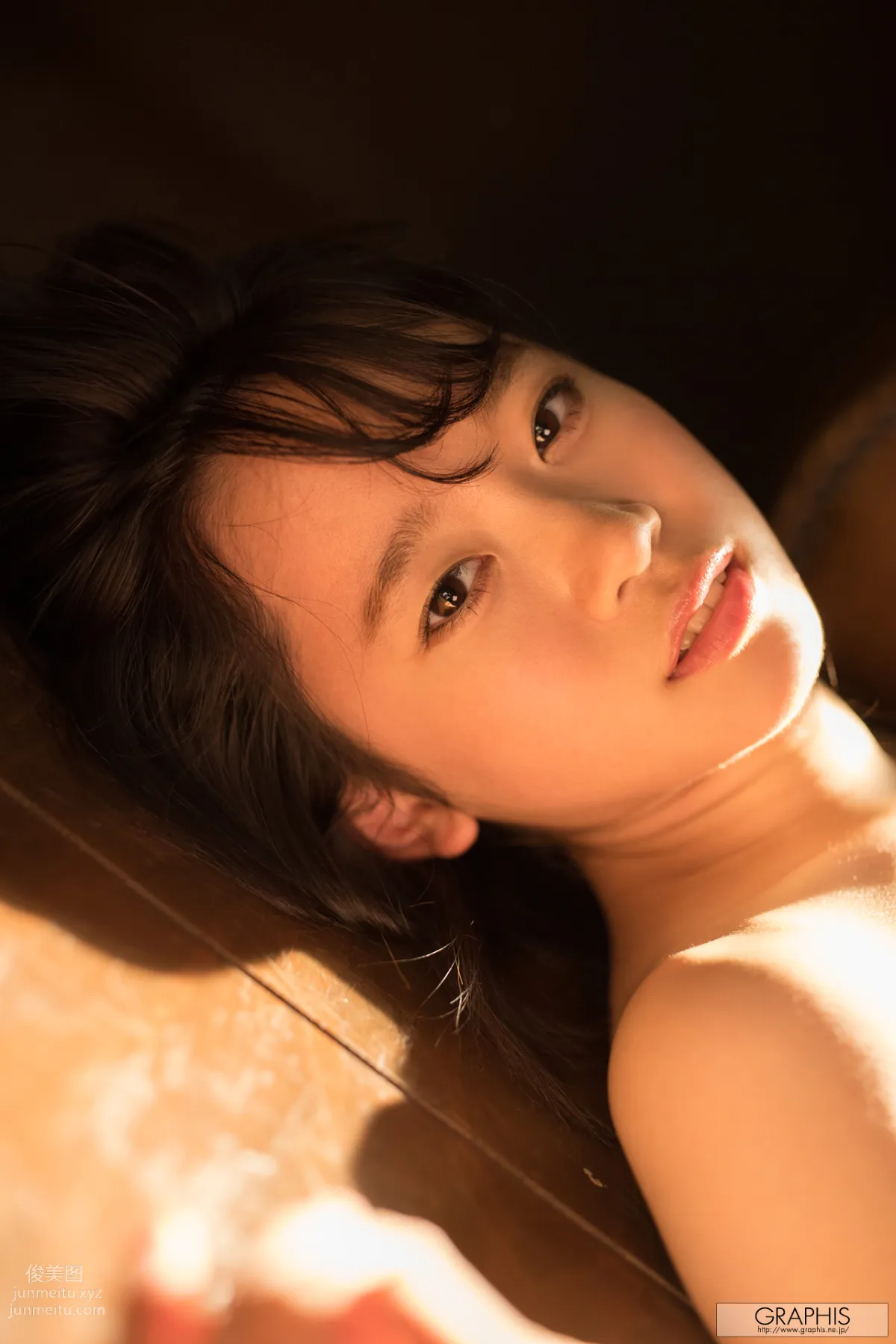 [Graphis] 2017.11.25 First Gravure 初脫ぎ娘 Yura Kano 架乃ゆら page 126