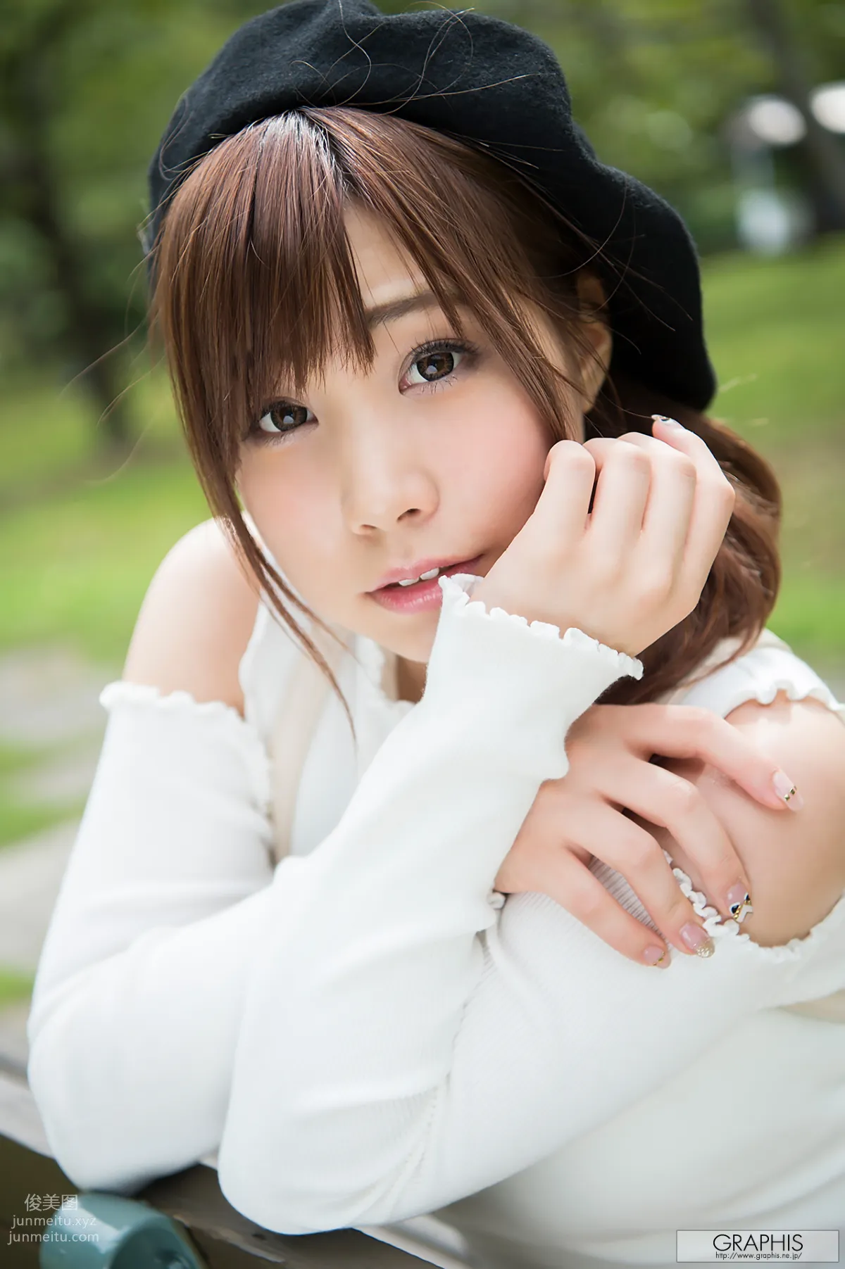 [Graphis] 2017.12.06 Limited Edition Rui Hasegawa 長谷川るい page 12