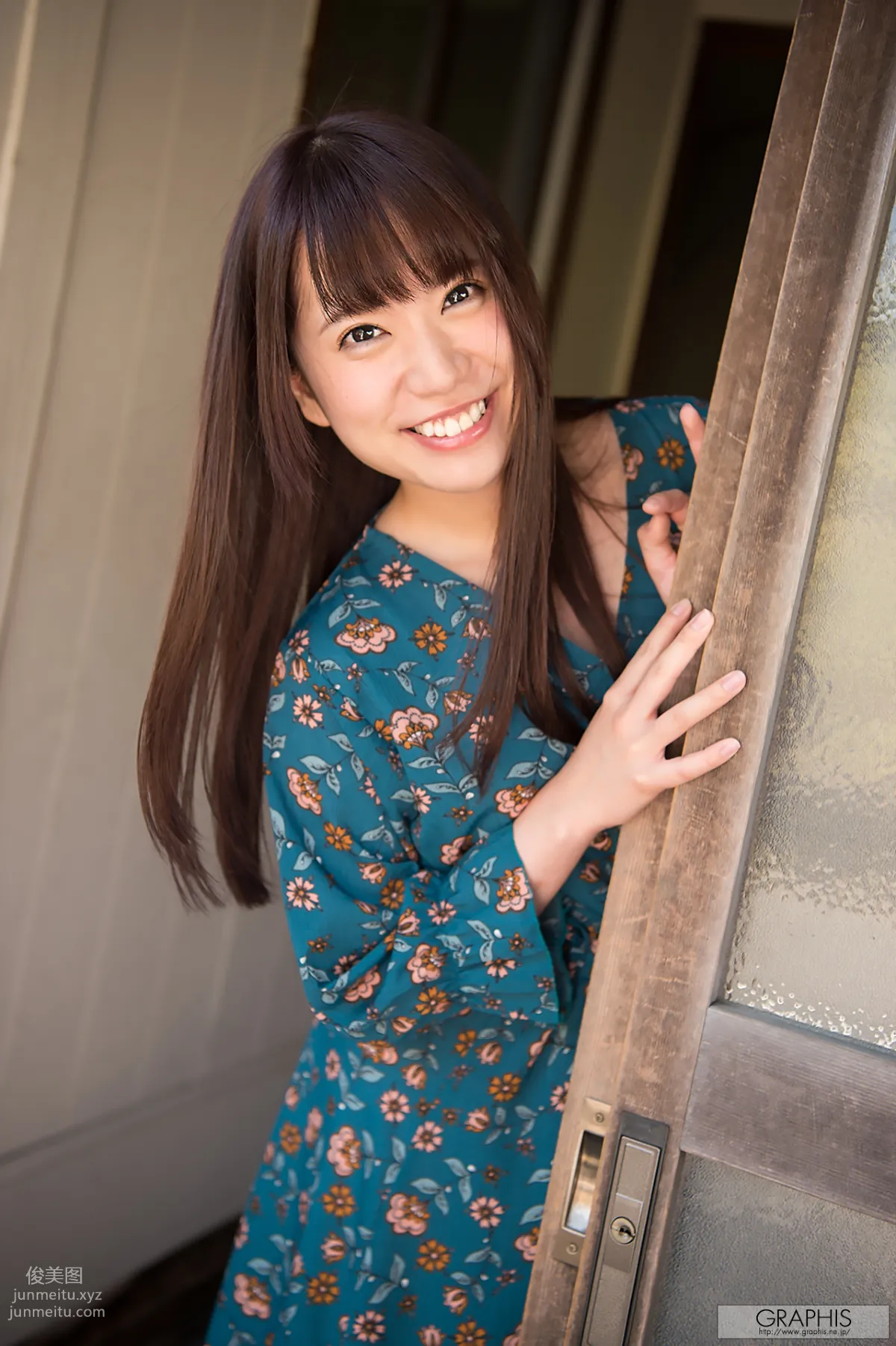 [Graphis] 2017.12.13 Gals 初美りん Rin Hatsumi [Look at me!] page 8