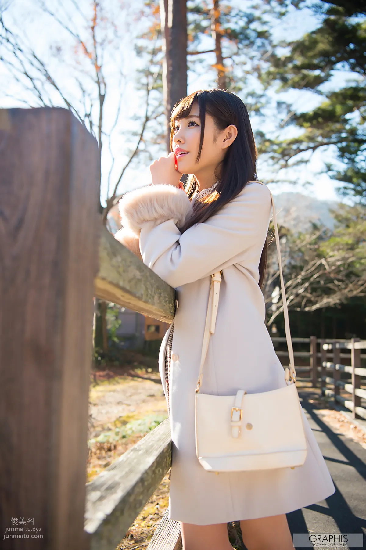 [Graphis] 2018.03.09 Limited Edition Arina Hashimoto 橋本ありな page 2