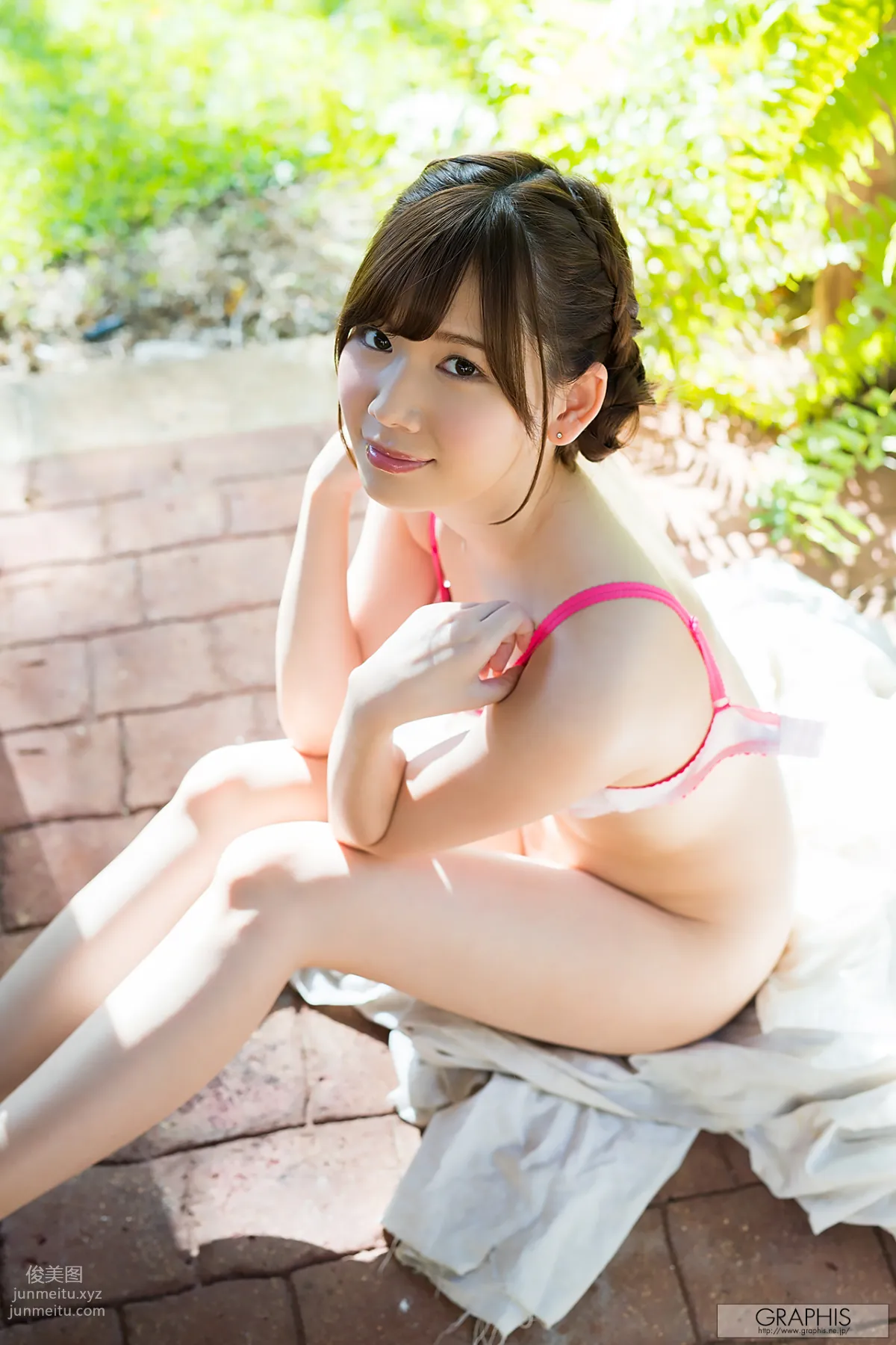 [Graphis] 2018.03.15 SPRING SPECIAL 2018 Tsumugi Akari 明里つむぎ page 70