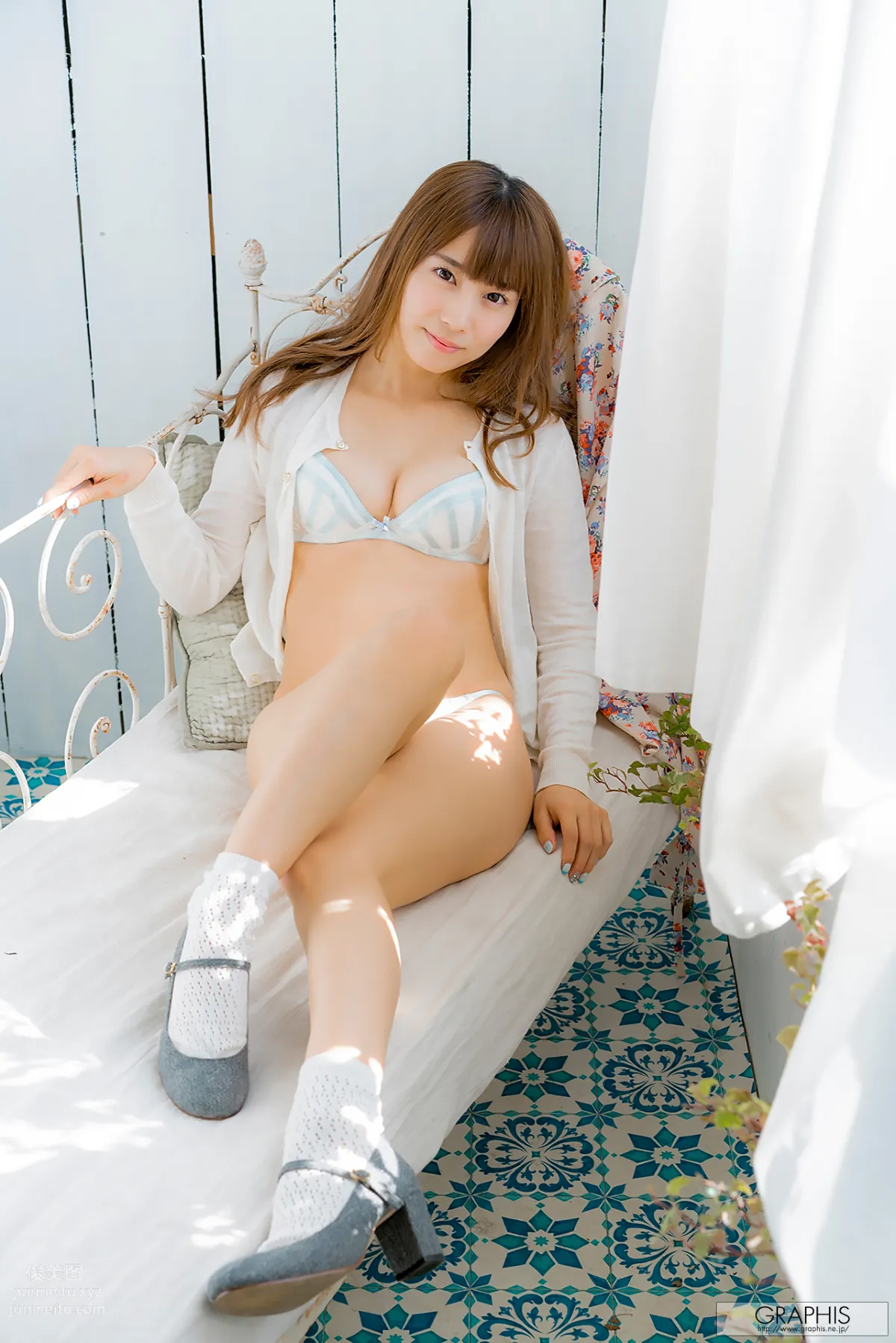 [Graphis] 2018.03.28 Gals Minami Hatsukawa 初川みなみ 「Be With You」 page 40