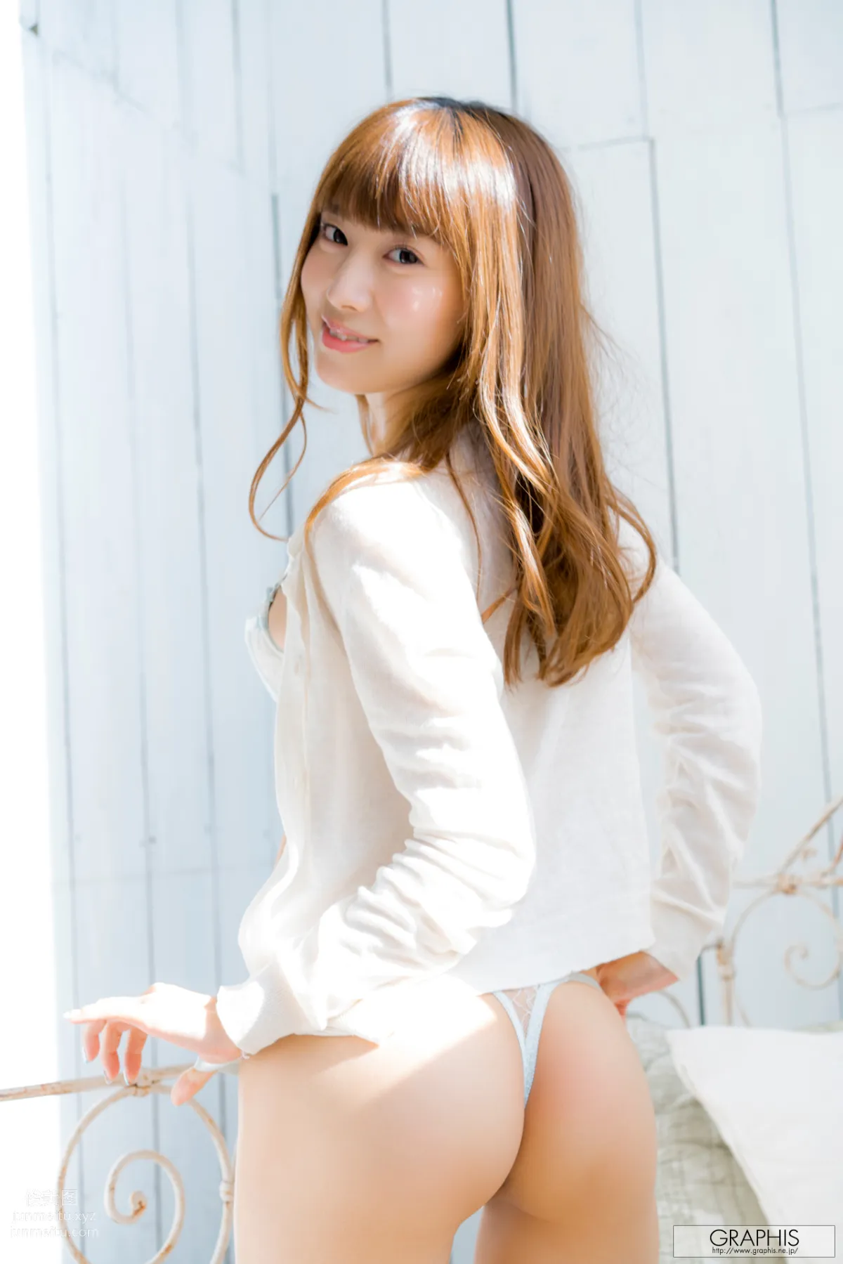 [Graphis] 2018.03.28 Gals Minami Hatsukawa 初川みなみ 「Be With You」 page 46