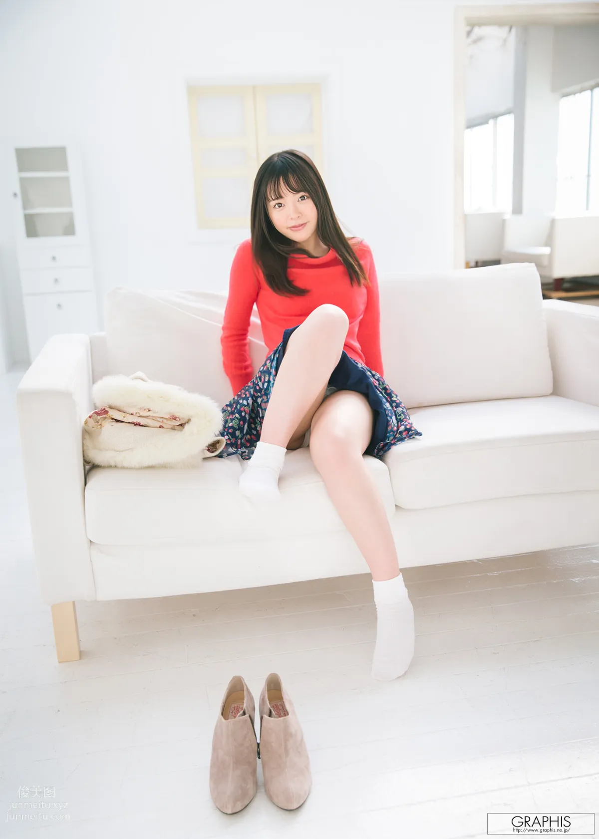 [Graphis] 2018.04.09 初脫ぎ娘 小倉由菜 Yuna Ogura page 15